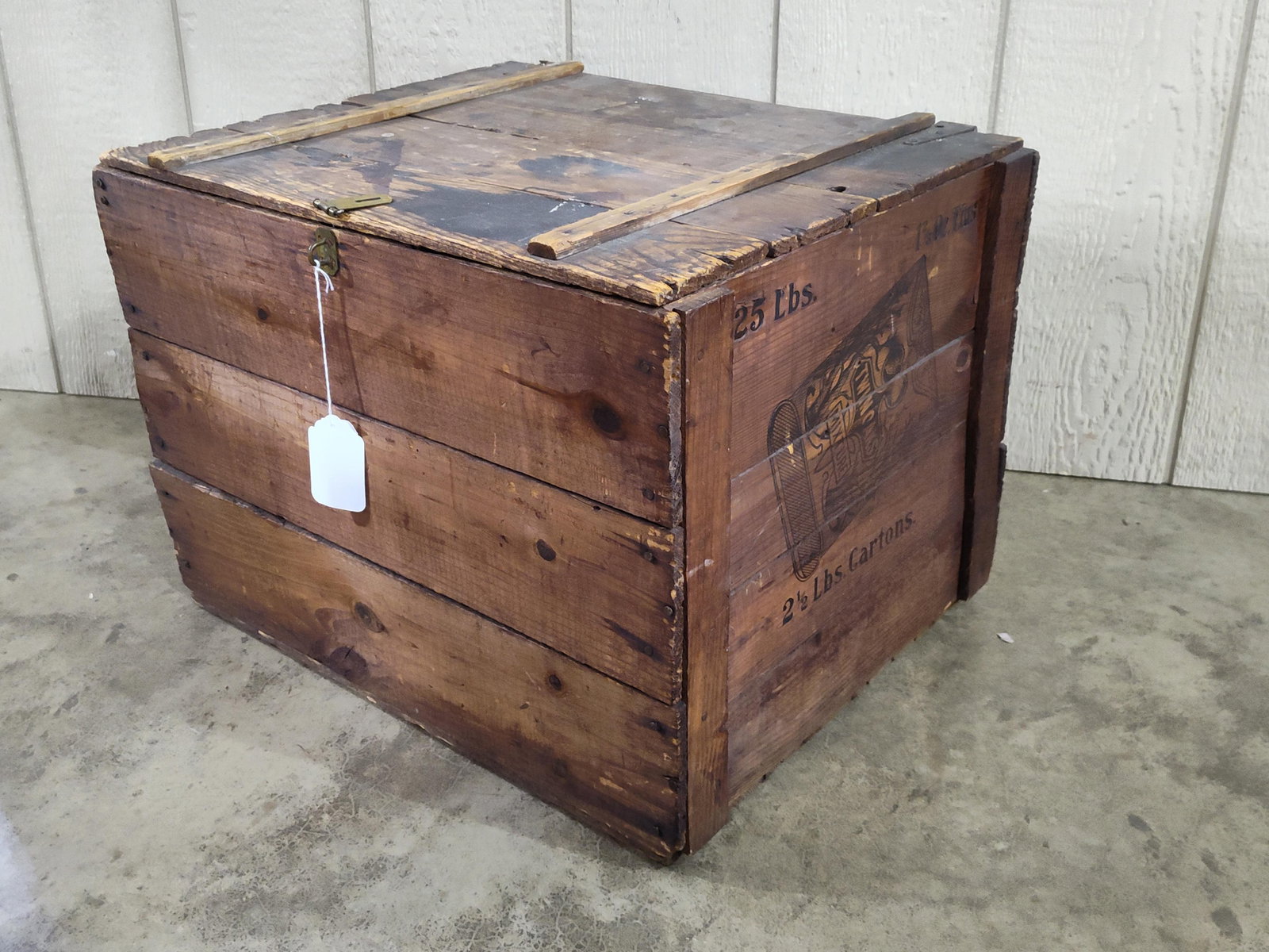 Twin Oaks Tobacco Mixture Shipping Box: With graphics on both sides and a hinged lid. 21in long 17.5in wide 15in tall.