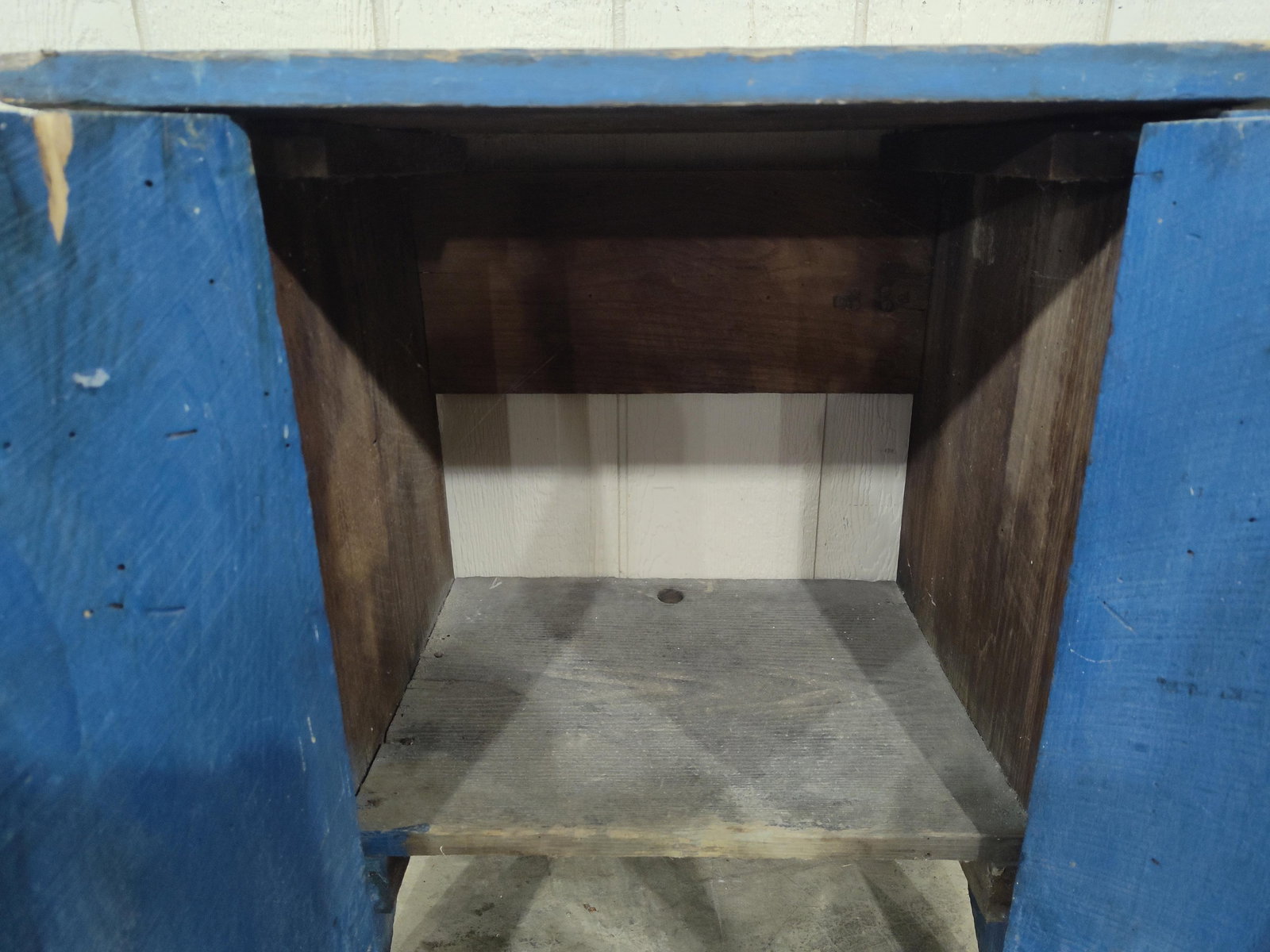 Small Painted 2-Door Cabinet - 3
