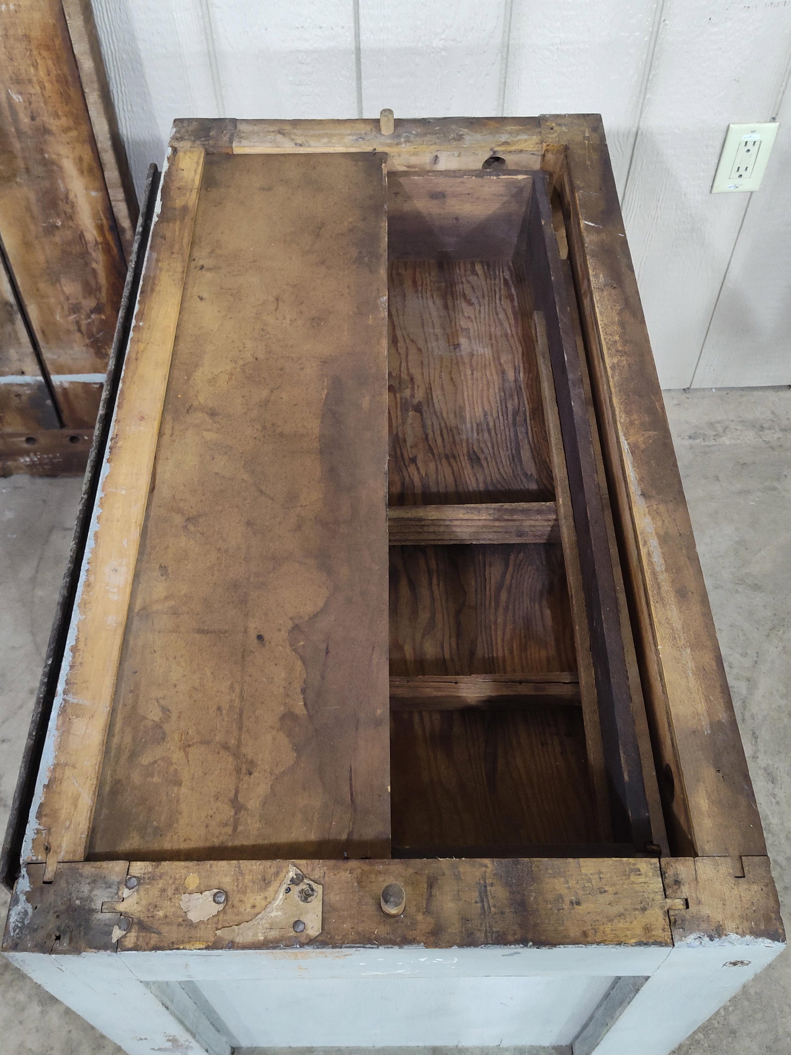 Great Painted 5-drw Workbench - 13