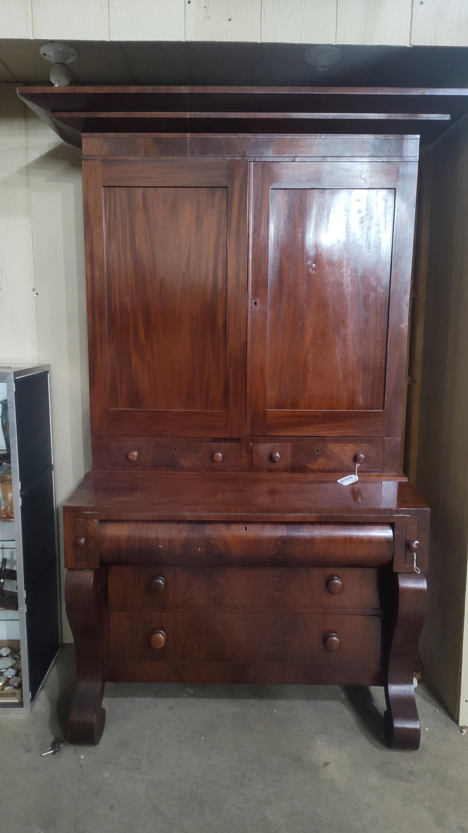 19th C American Empire 2pc Mahogany Secretary/Bookcase: Shows a few minor scratches but overall is in great clean condition!! 42in wide 22in deep at bottom 76.5in tall.