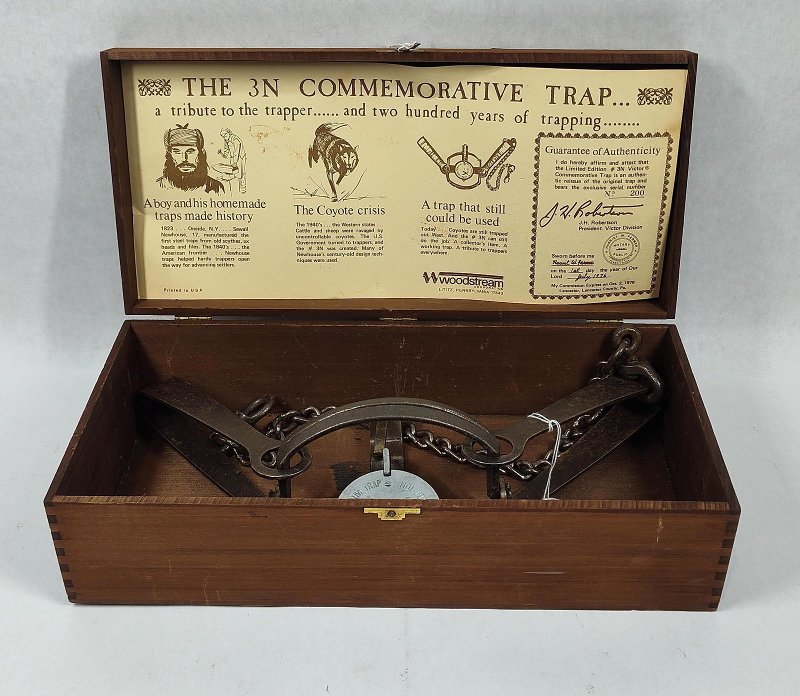 1976 The 3N Commemorative Victor Trap in Case: Limited Edition No.200 Victor commemorative Coyote trap in wooden case. Trap appears to be in unused condition and with guarantee of authenticity.