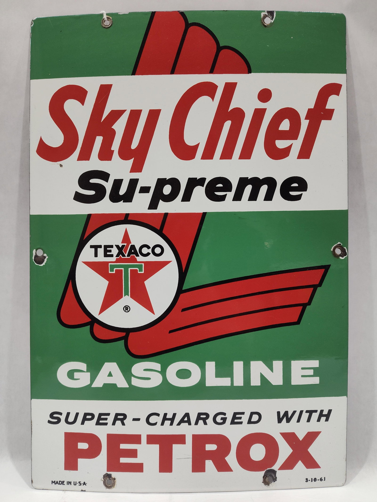 SSP Texaco Sky Chief Gasoline pump plate: 1-sided porcelain pump plate with some wear at grommets, otherwise in great condition! 12in X 18in.
