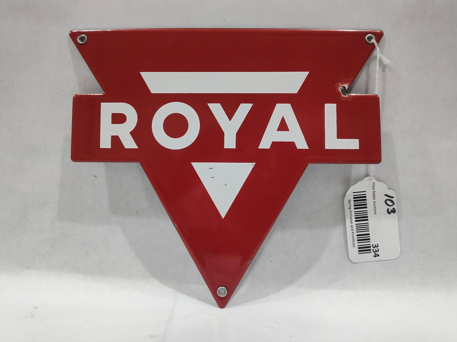 SSP Conoco Royal gas pump plate: 1-sided porcelain pump plate with one small chip and a few minor scuffs but overall is great! 10in x 8.5in.