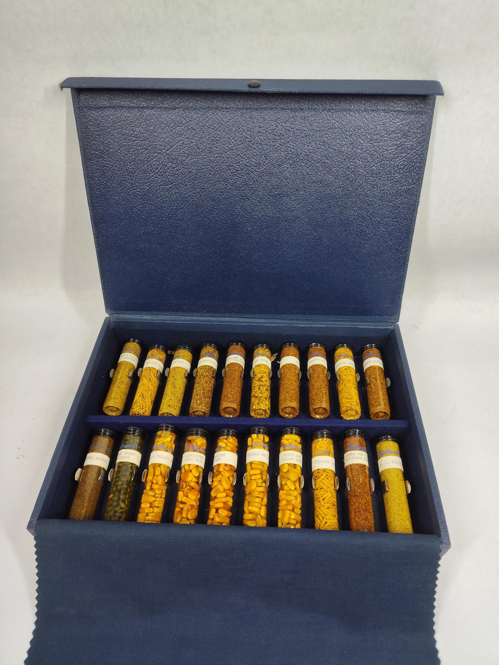 Hoffman's Salesman Sample Seed Display Case (1 of 7)