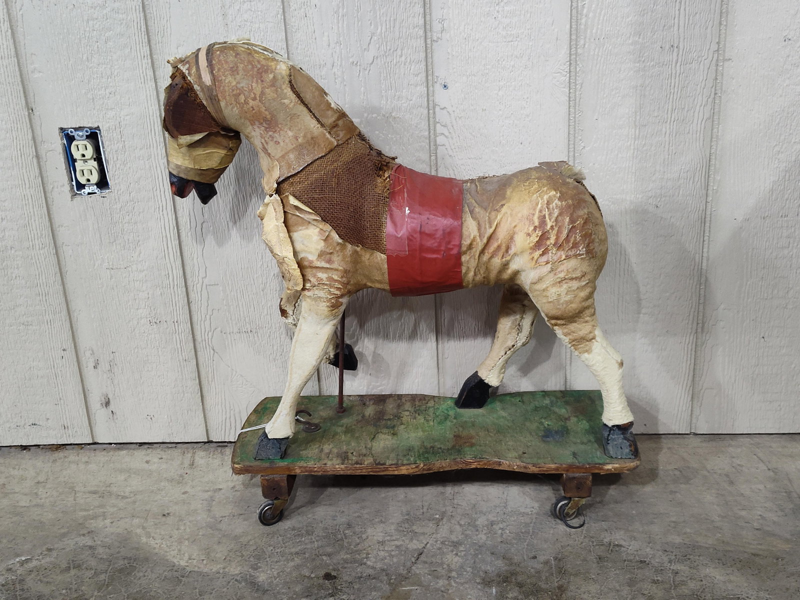 Early Primitive Horse Pull Toy - 2