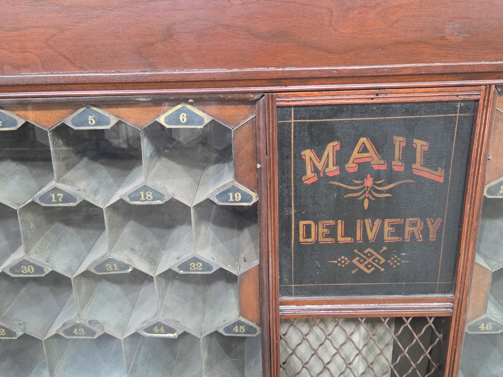 Outstanding Mail Delivery Postal Cabinet - 2