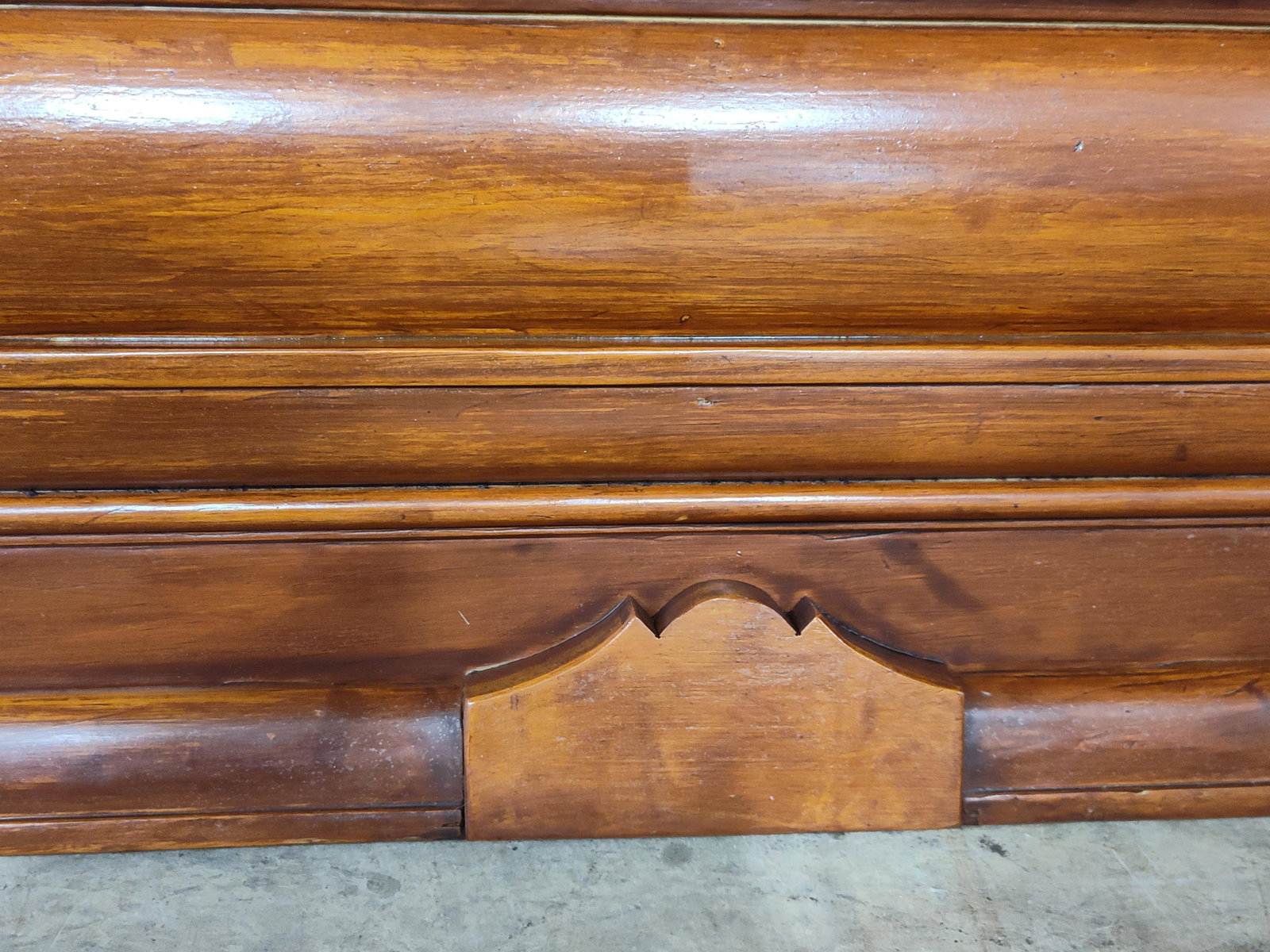 Beautiful Early Wall Mantle - 3