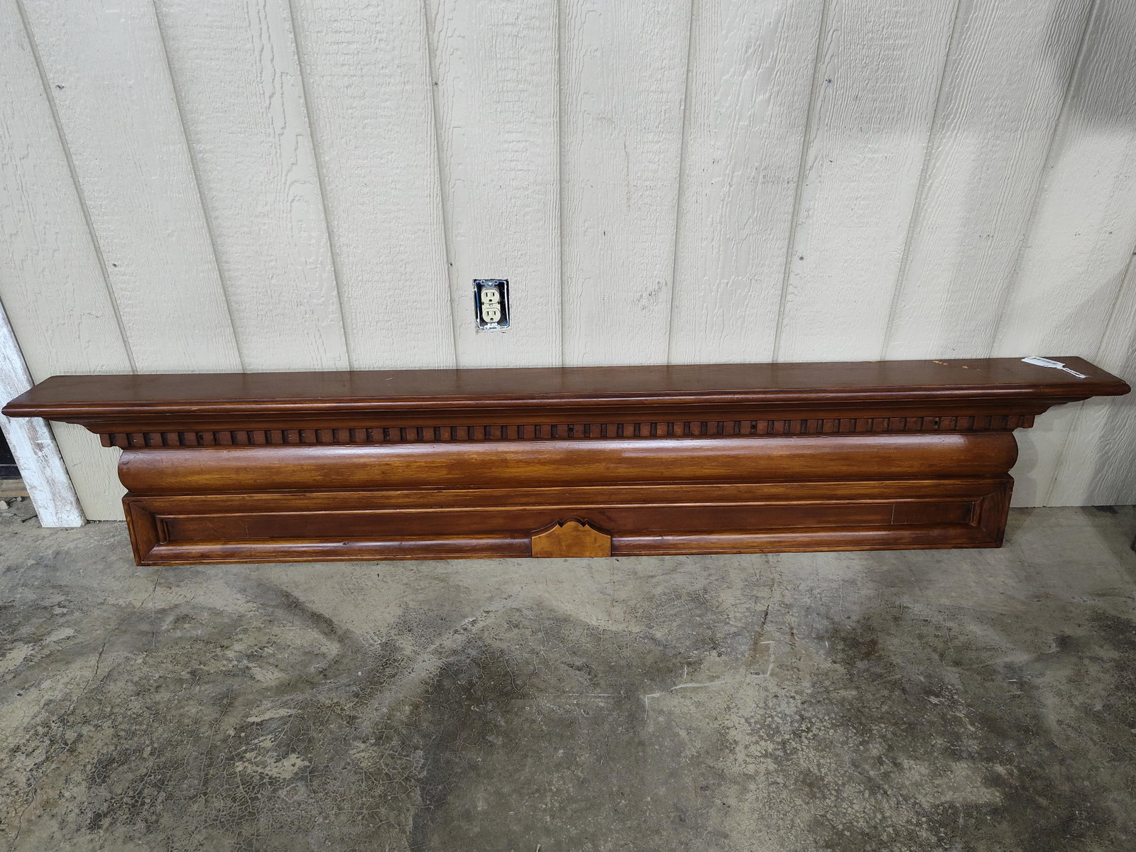 Beautiful Early Wall Mantle - 4
