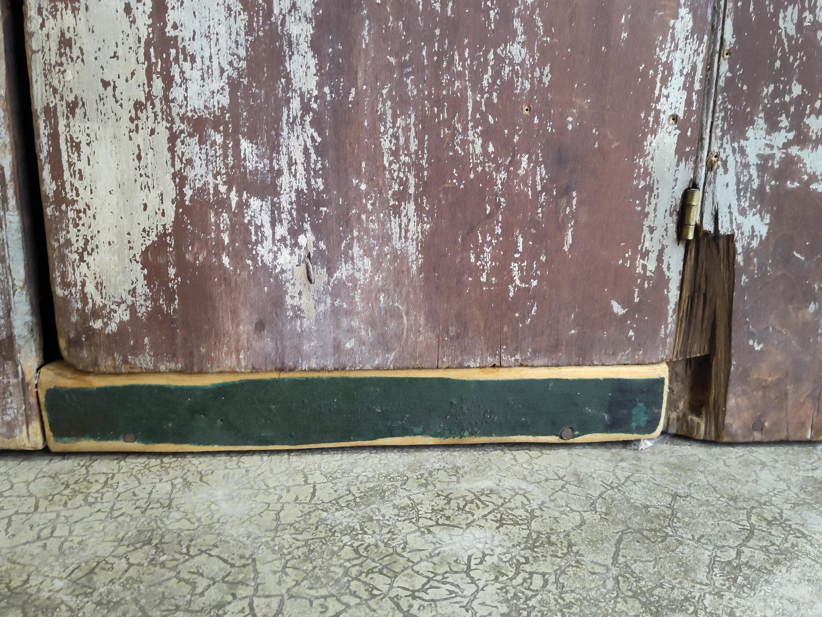 Primitive painted Hanging Cabinet - 6