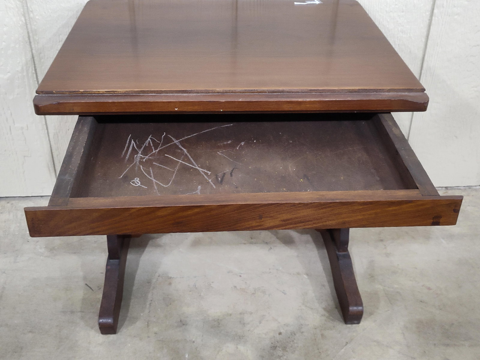 Neat Early Childs Adjustable Writing Table - 3