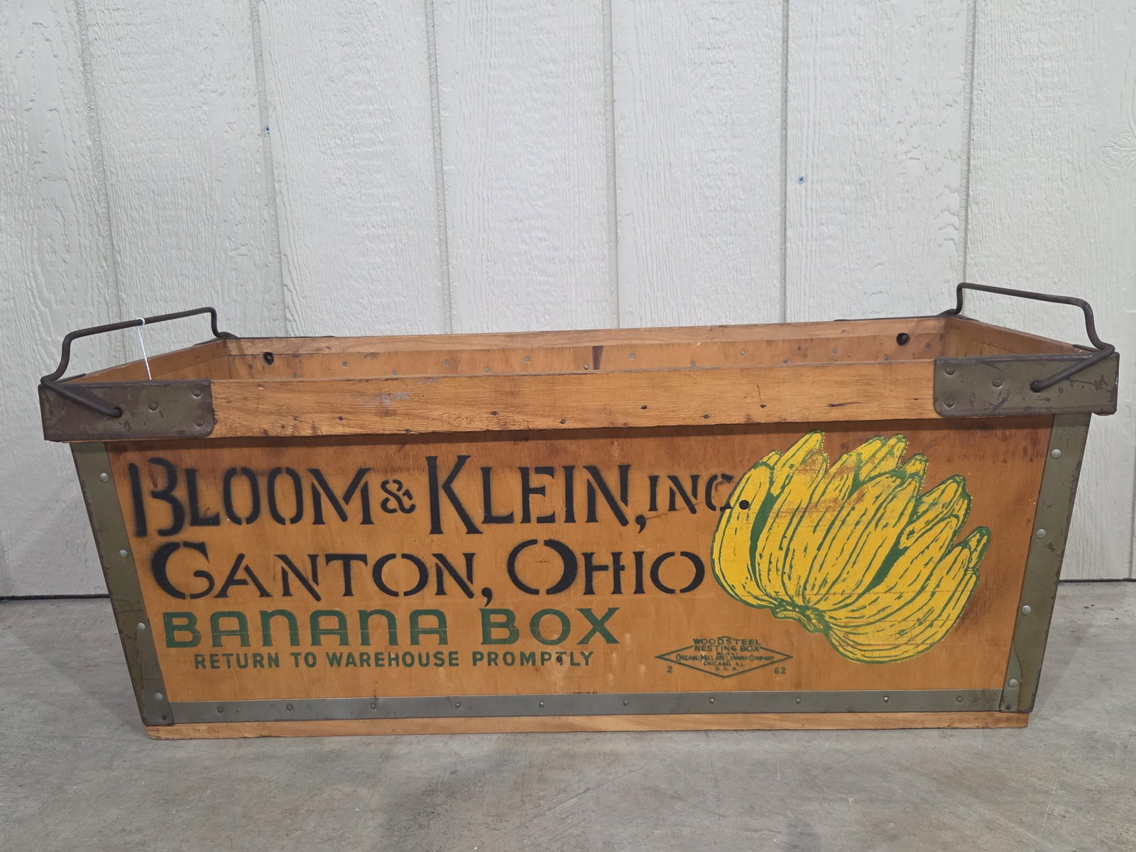 Excellent Bloom & Klein Canton, OH Banana Box: With vivid graphics on both sides and in excellent condition!! 34in long 15.5in wide.