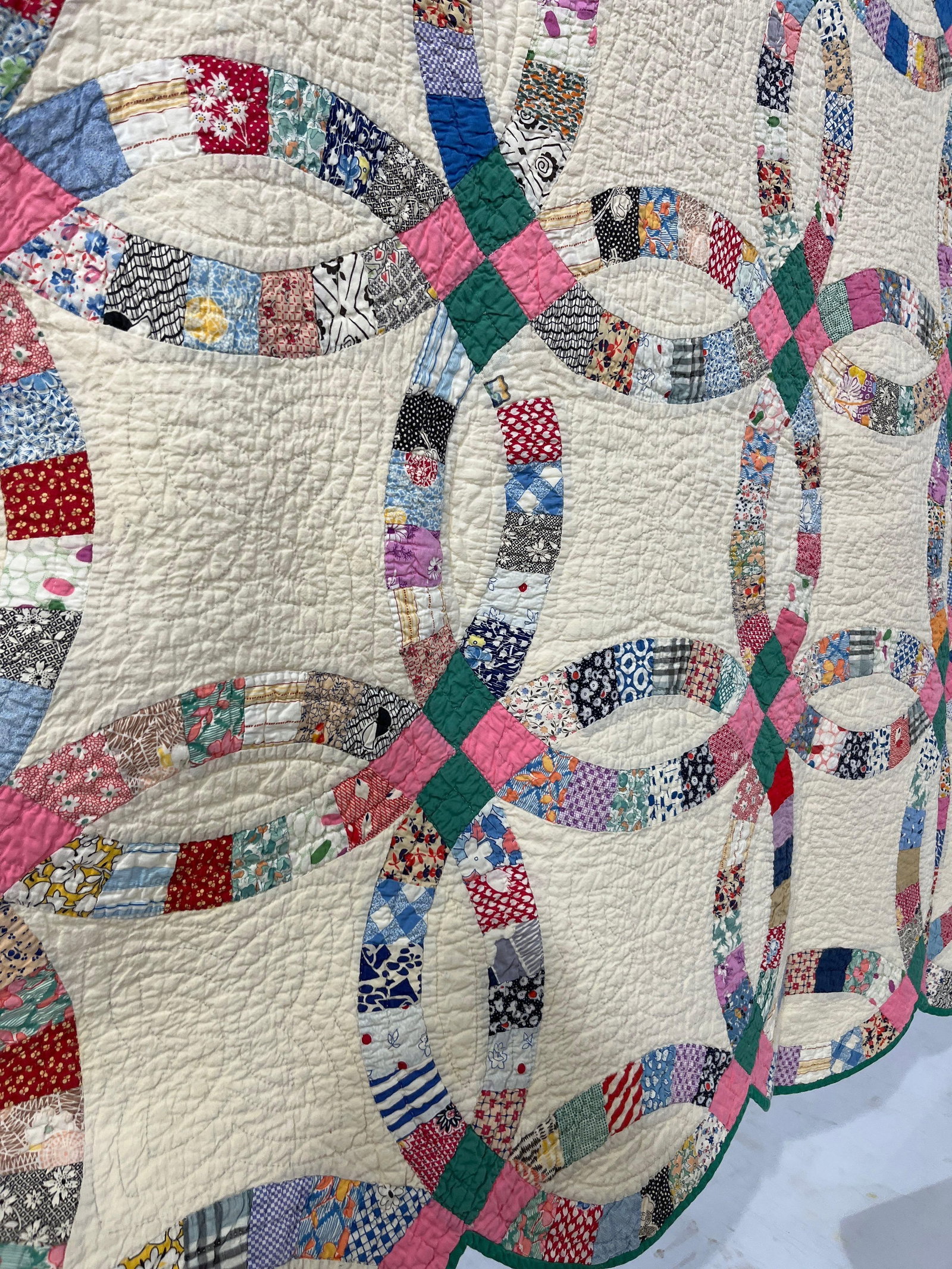 Double Wedding Ring Quilt - 3