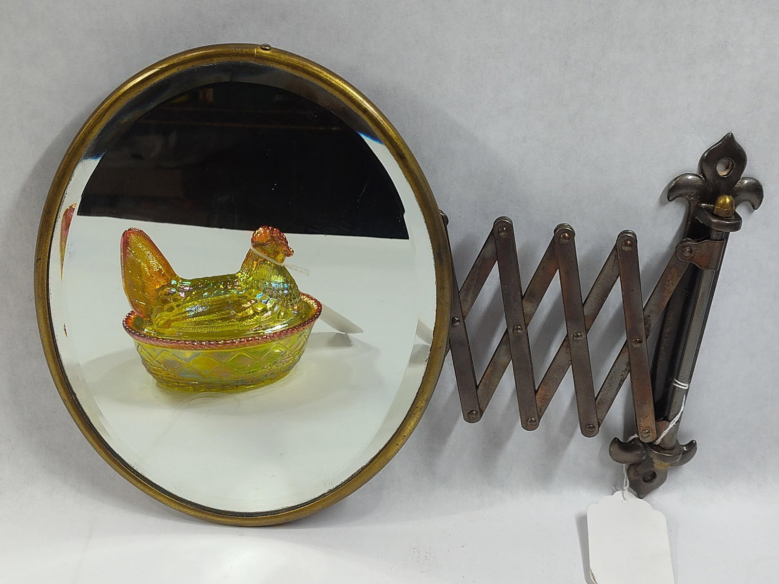 Vintage Oval Beveled Extendable Wall Mount Shaving Accordion Mirror: Great condition with no chips, cracks or breaks to original mirror measuring 10 x 8.5