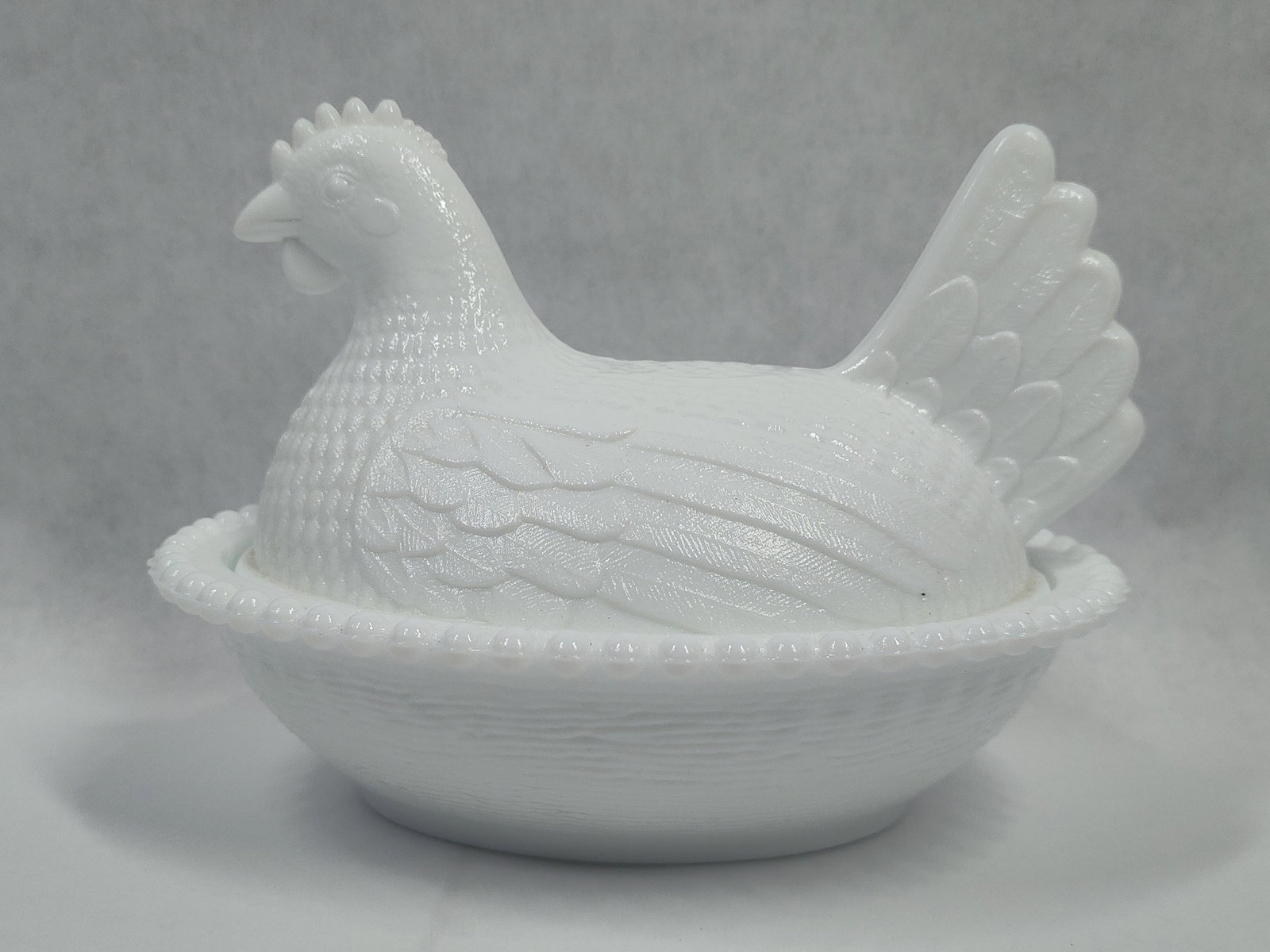 VTG Indiana Glass White Milk Glass Hen on Nest Covered DIsh (1 of 4)