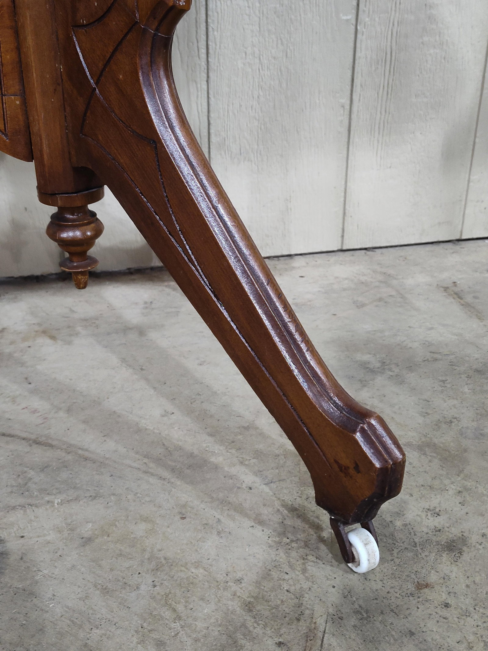 19th C. Victorian Walnut Table - 4