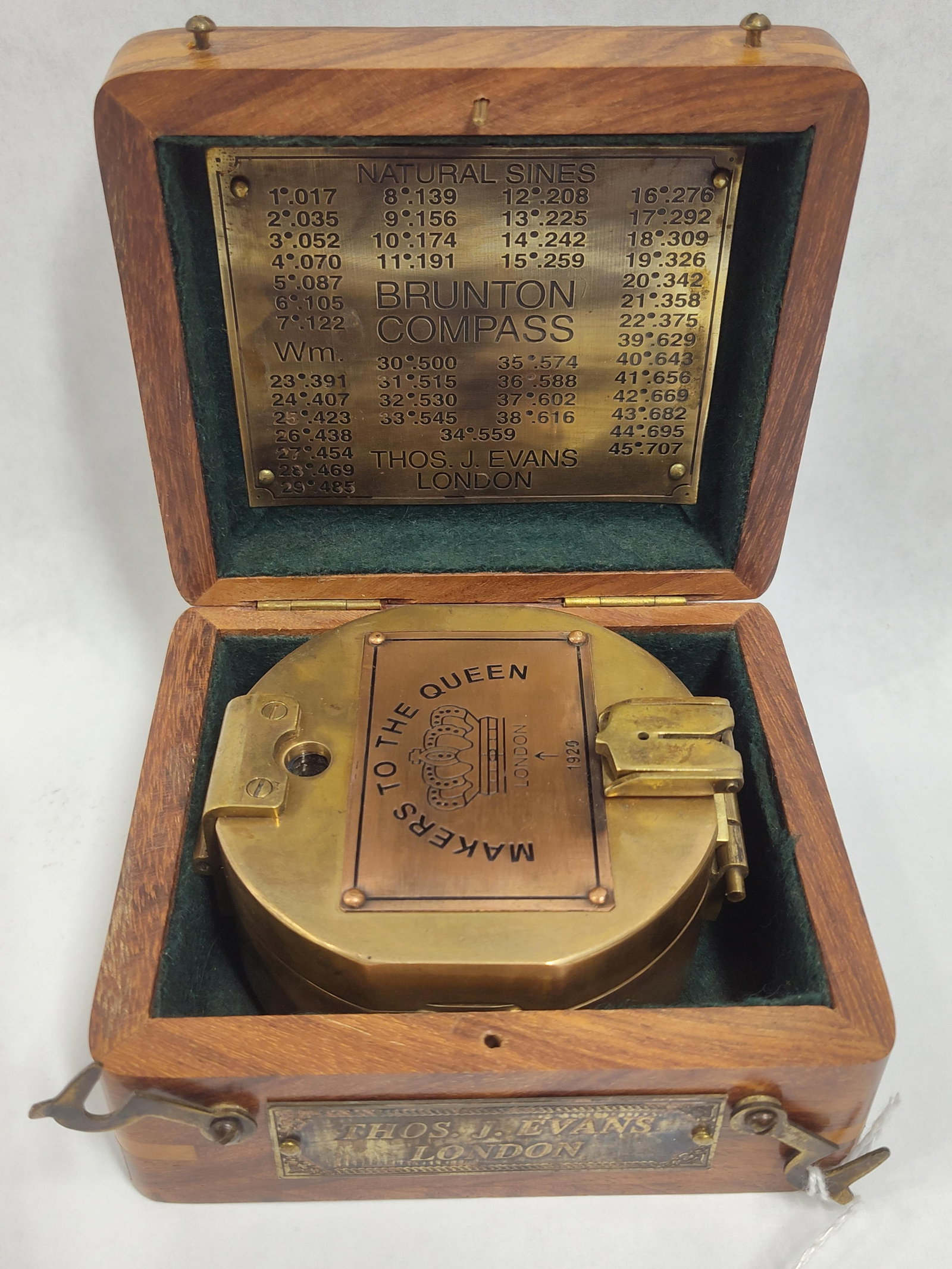 Thos. J. Evans London Brunton Brass Compass in Wood Case Makers to the Queen (1 of 6)