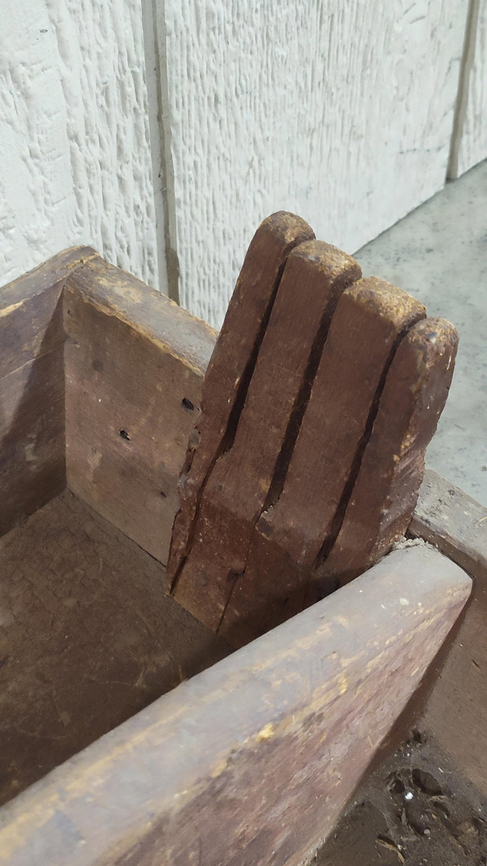 Great Primitive Comparted Caddy - 4