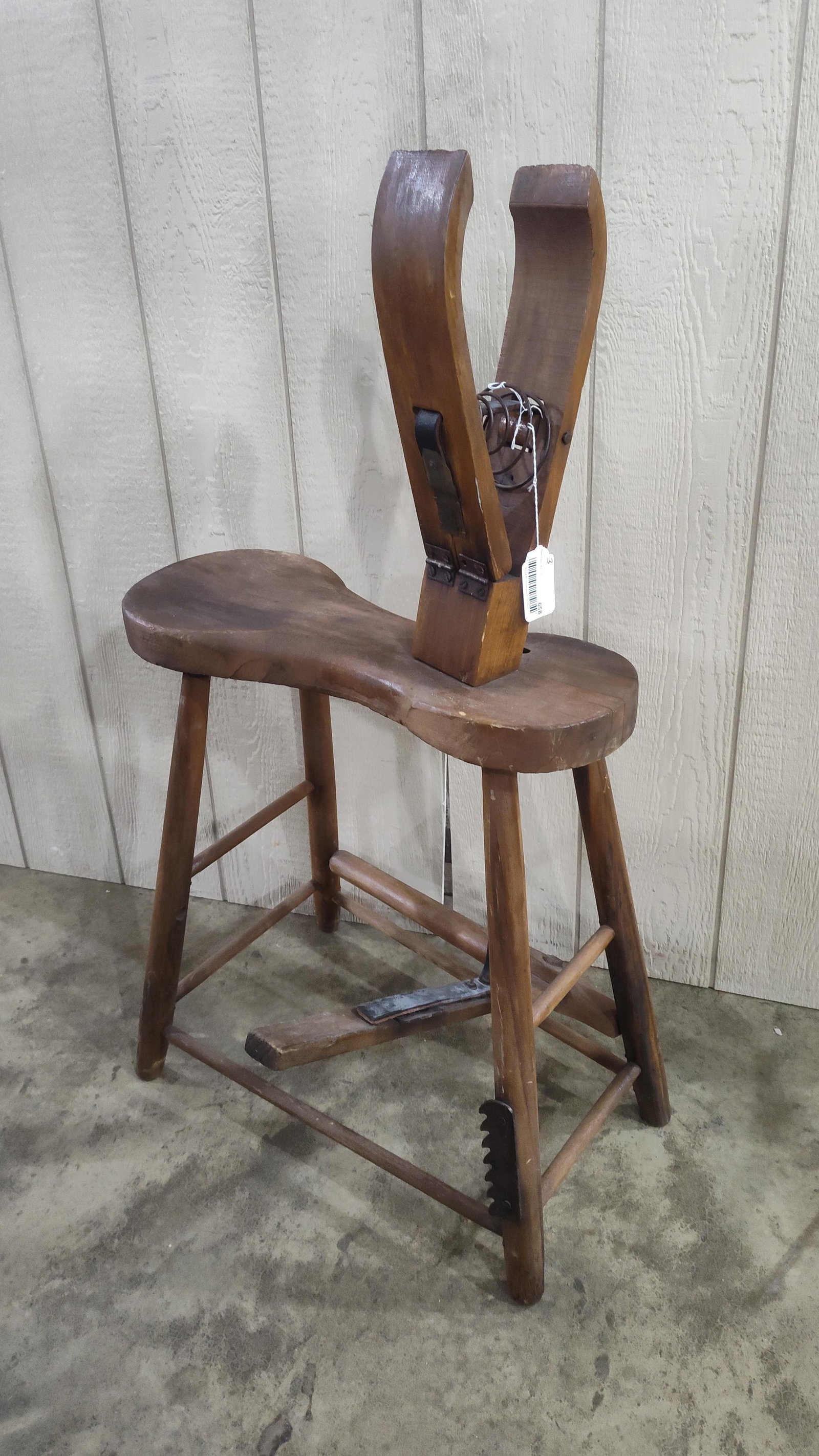 Cobbler's Collar Vise: Foot Powered vise works as it should!