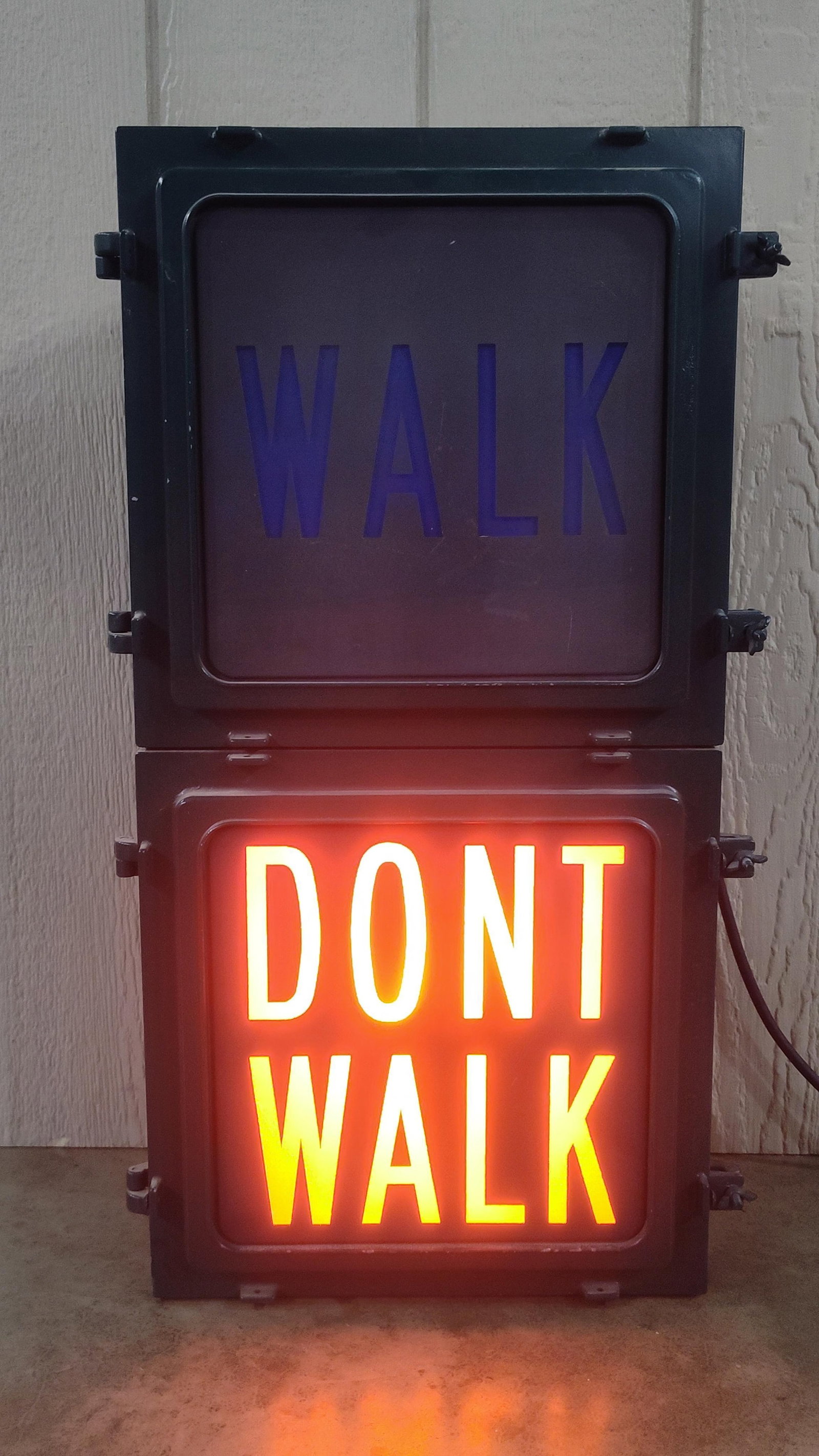 Walk/ Dont Walk Street Sign (1 of 6)