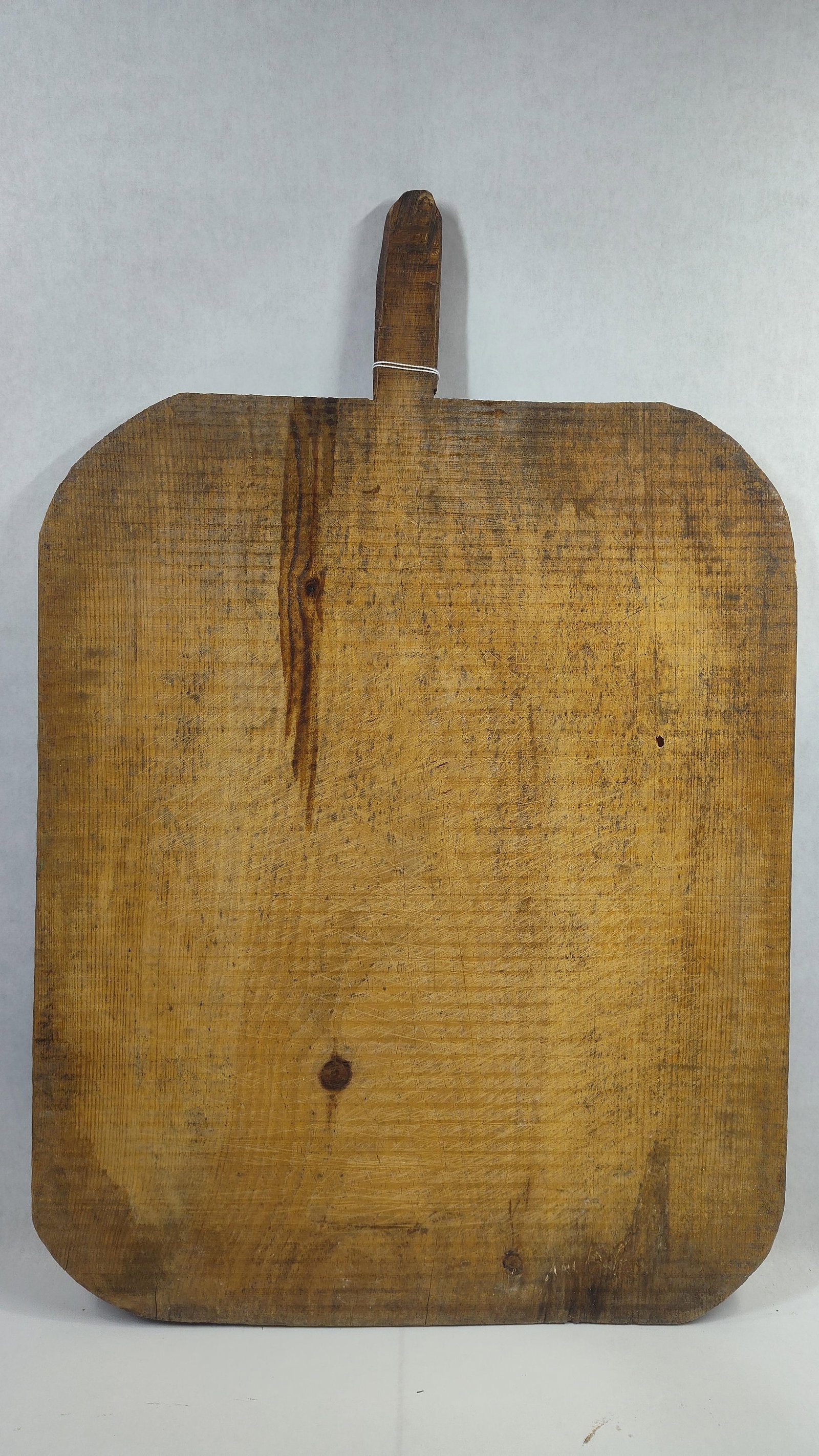 Early Single Handled Pizza Board: Board is 17x21 with a 4.5 inch handle