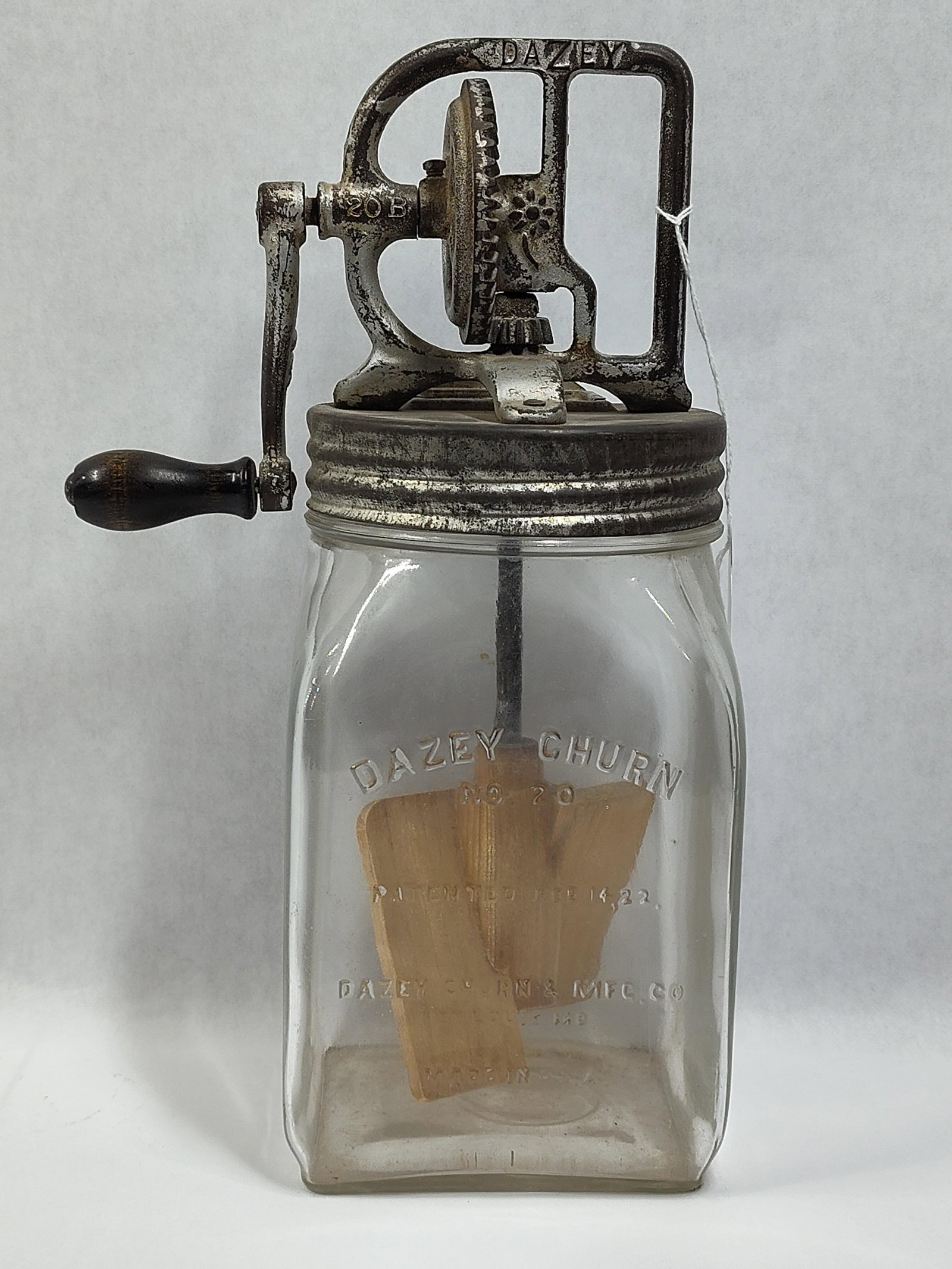 Dazey No. 20 Two-Quart Glass Butter Churn (1 of 4)