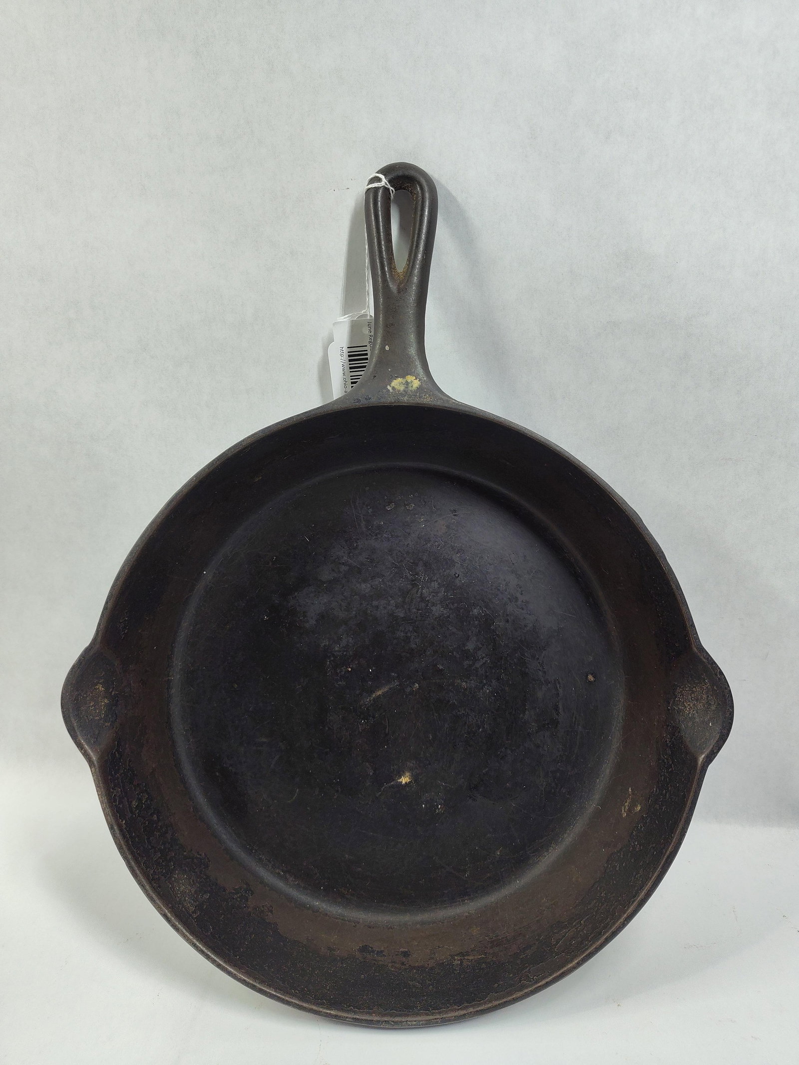 Favorite Piqua Ware Number 9 Cast Iron Skillet (1 of 3)