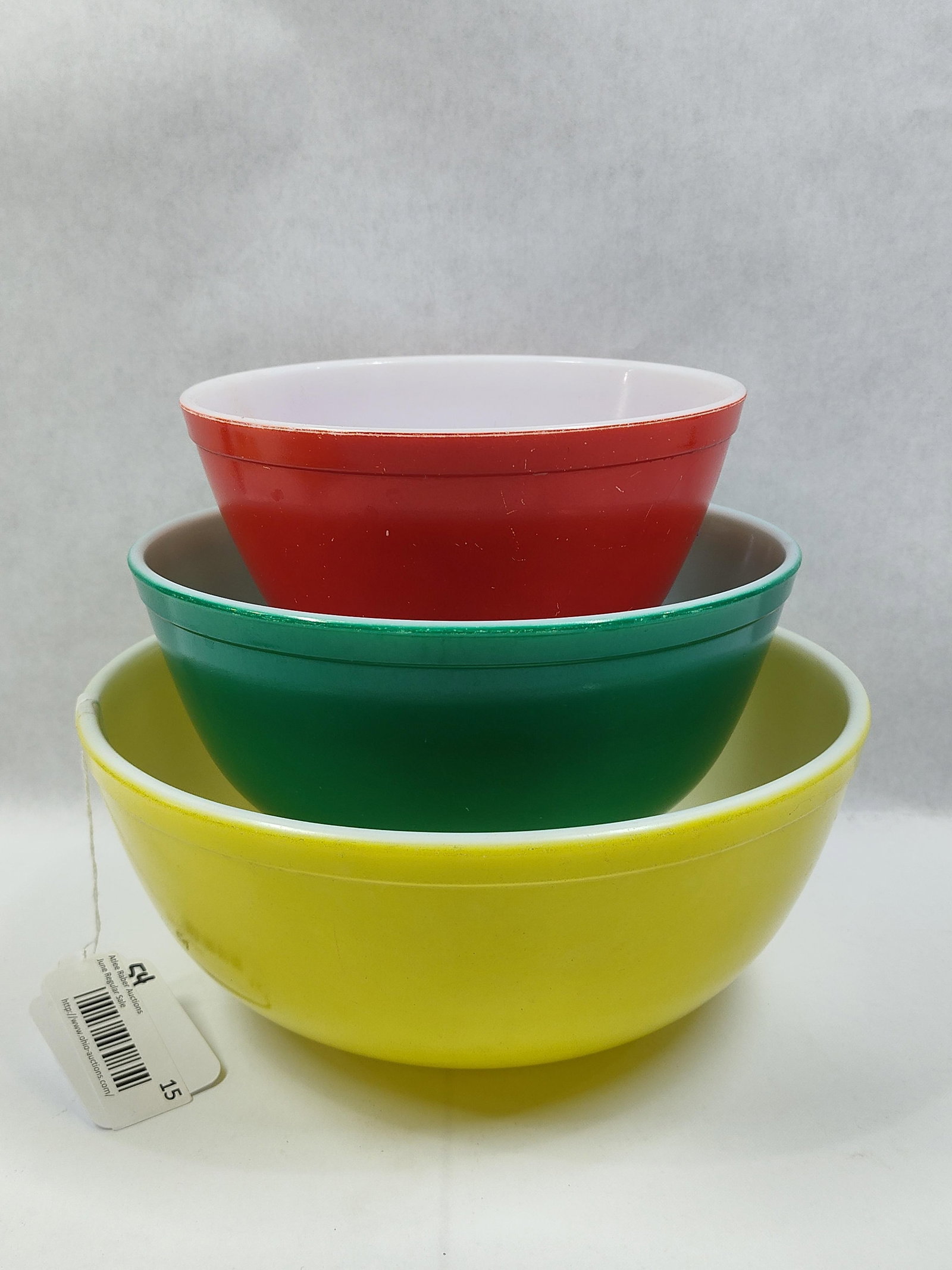 A Trio ofPyrex Primary Colors Nesting Mixing Bowls (1 of 8)