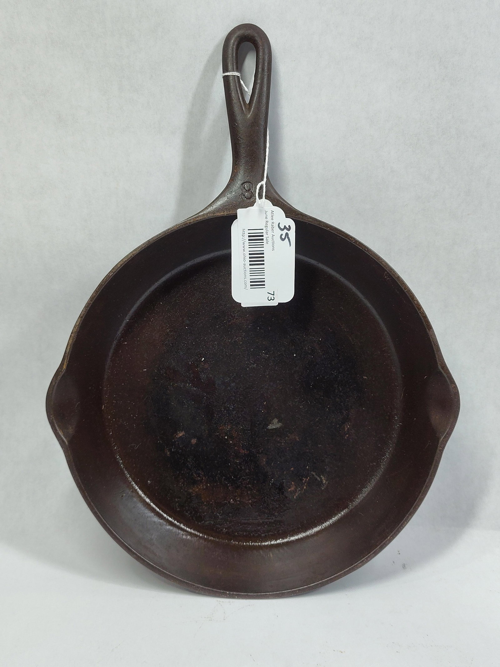 Wagner Ware Sidney -O- No. 8 Cast Iron Skillet, Catalog Number 1058 (1 of 3)