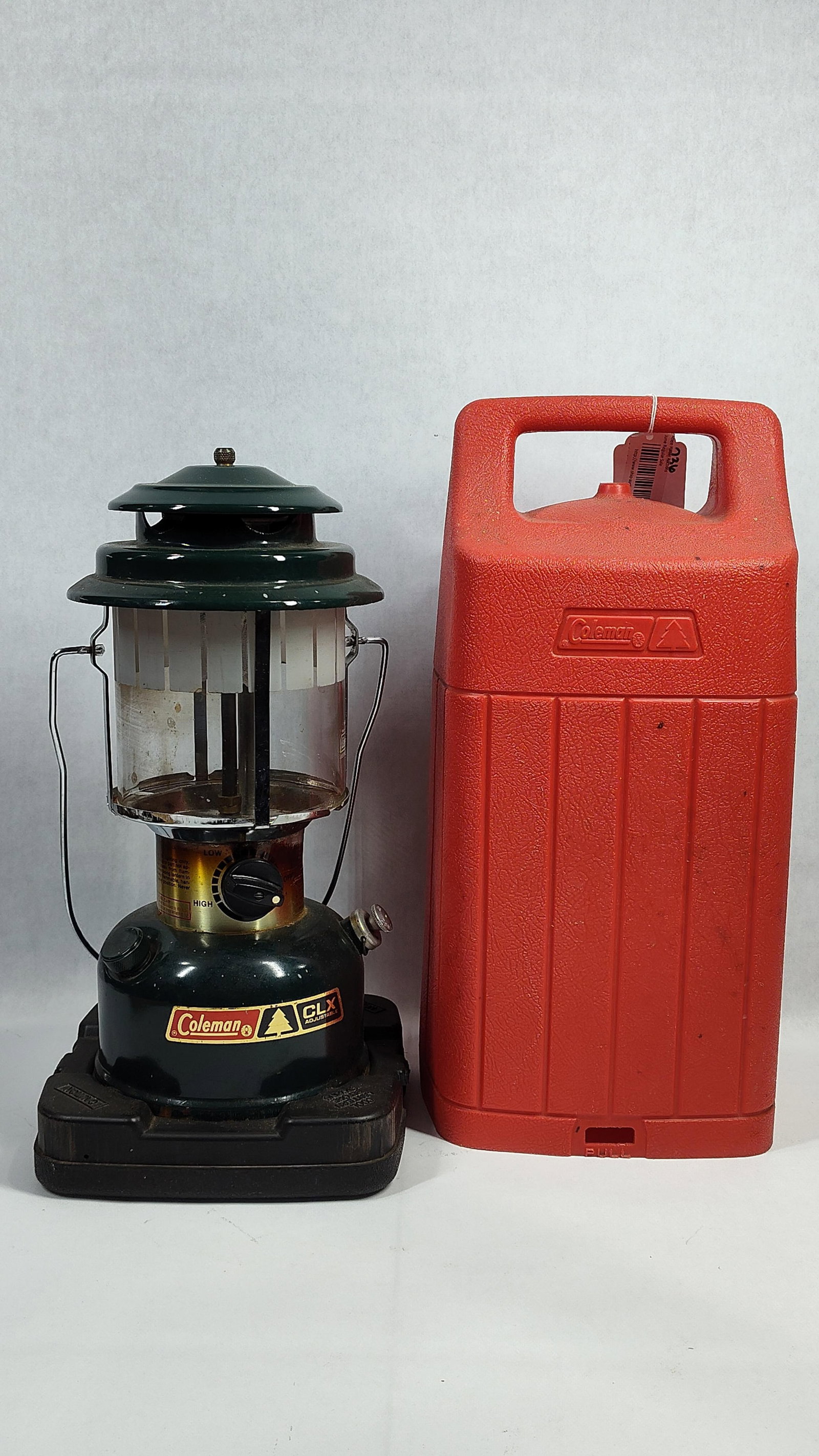 Coleman Model 290 CLX Adjustable Double Mantle Camping Lantern with Carrying Case (1 of 4)