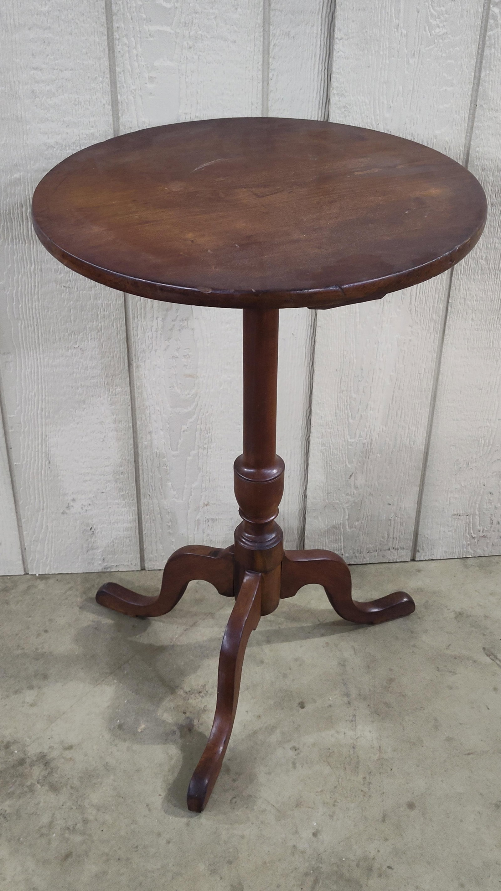 Queen Anne Style Mahogany Tripod Side Table (1 of 3)
