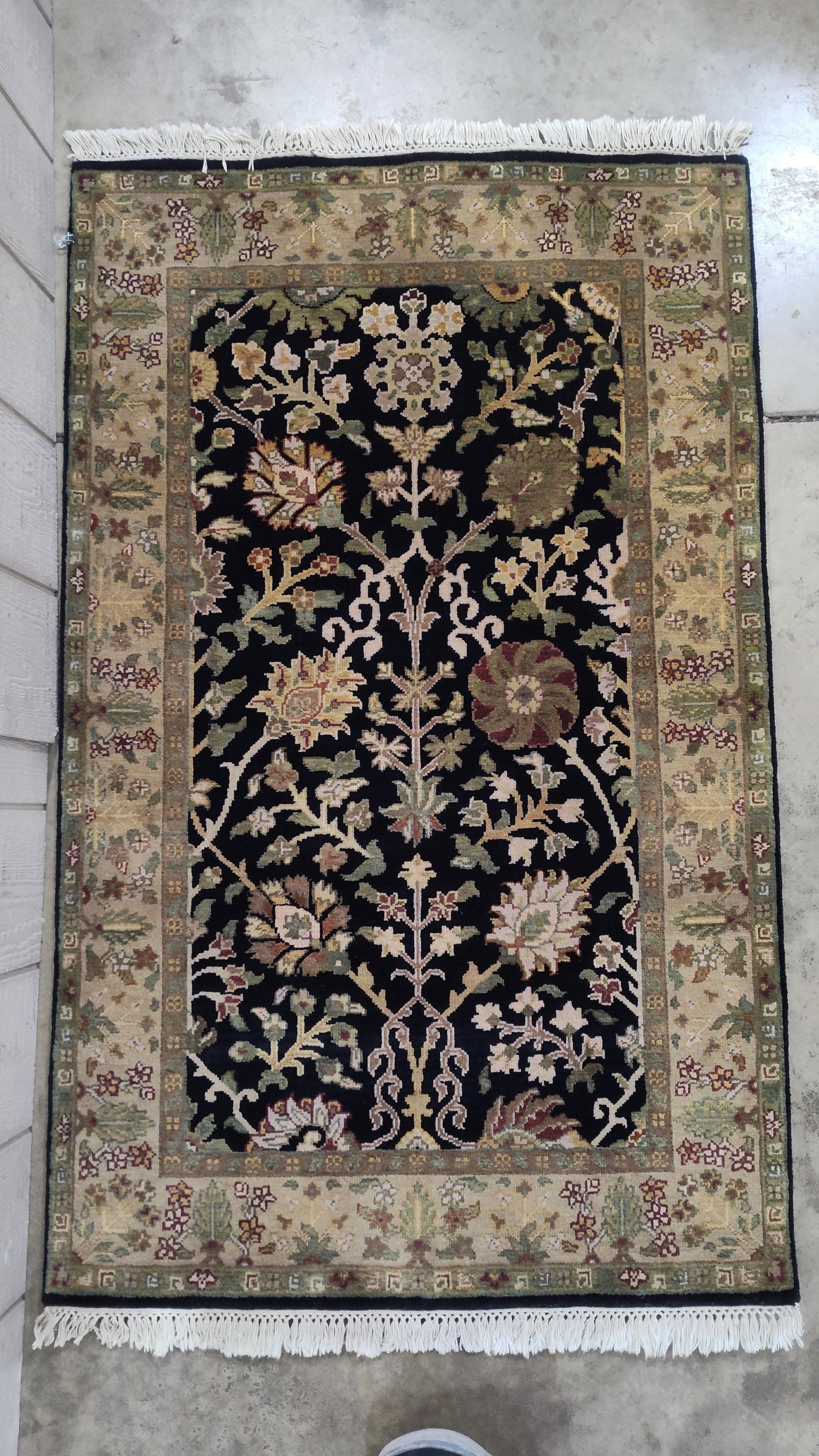 Hand-Knotted Indo-Persian Isfahan Style Wool Area Rug (1 of 4)