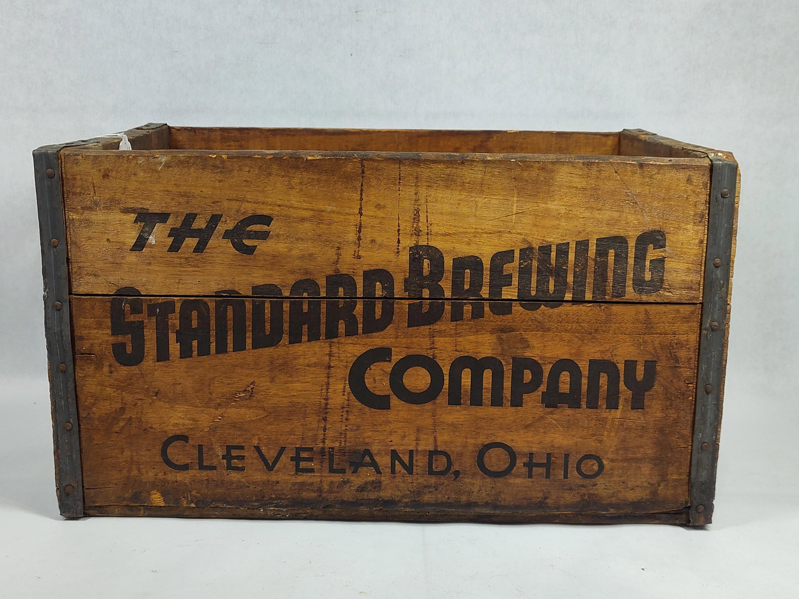 1940 The Standard Brewing Company Wooden Beer Crate (1 of 5)