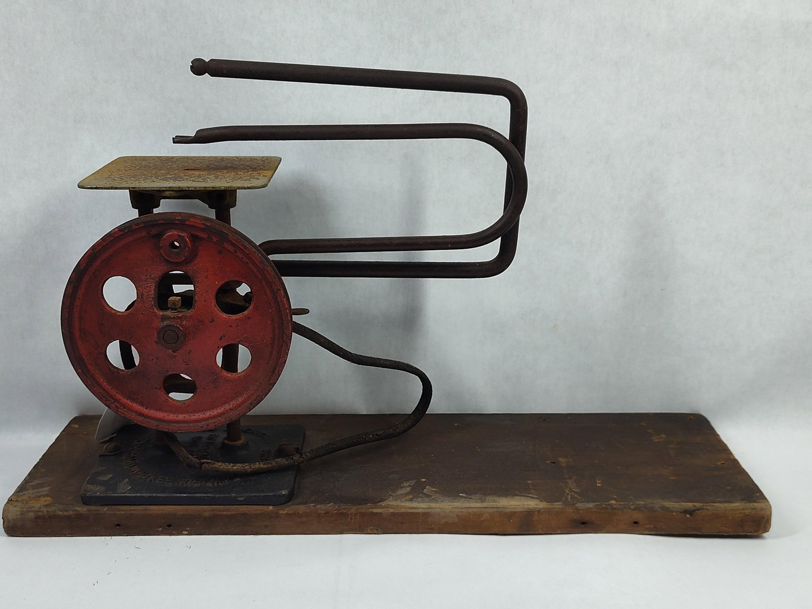 American Delta Specialty CoCast Iron Scroll Saw (1 of 5)