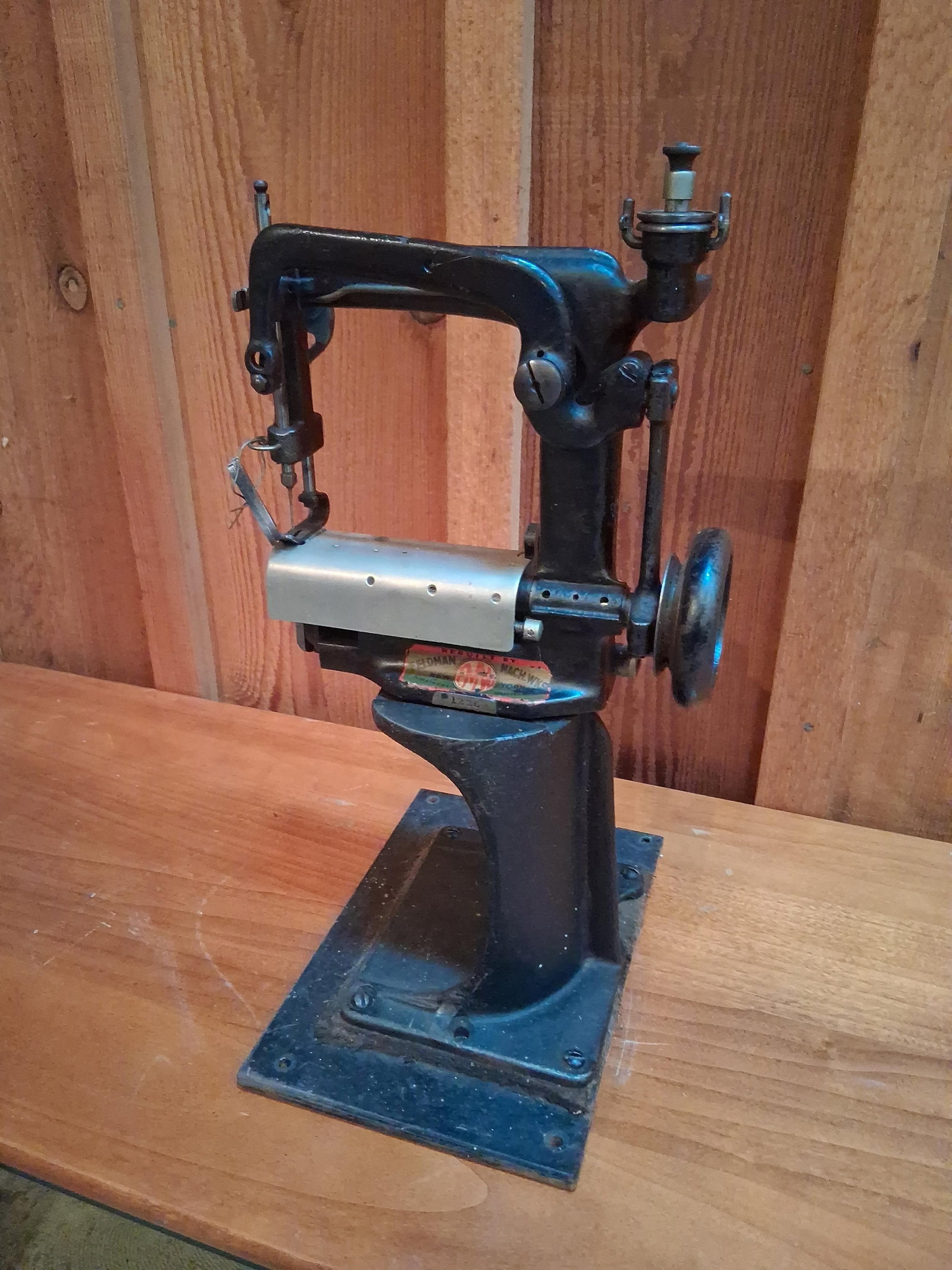 Feldman Millinery Cylinder Bed Sewing Machine - 2