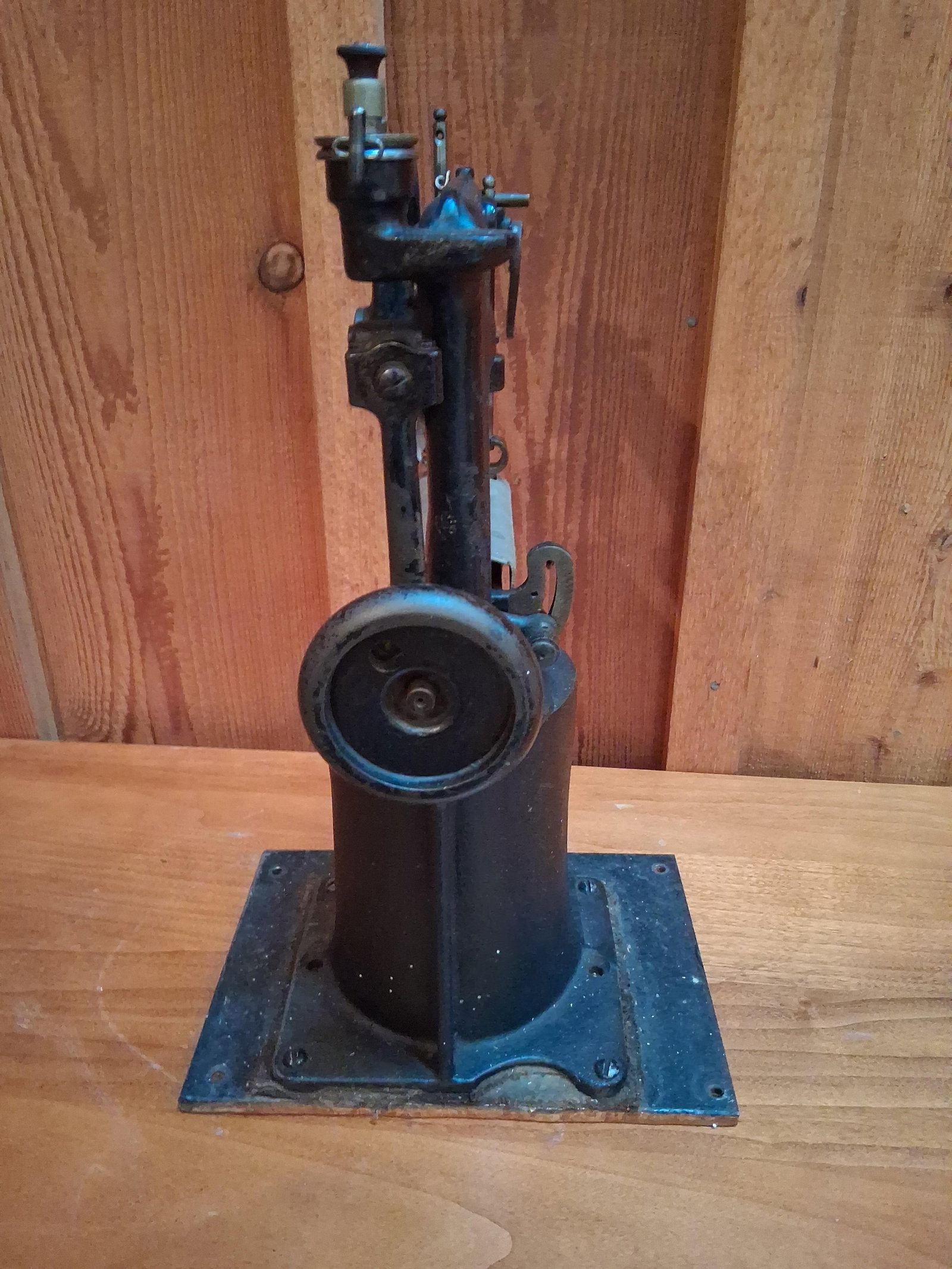 Feldman Millinery Cylinder Bed Sewing Machine - 6