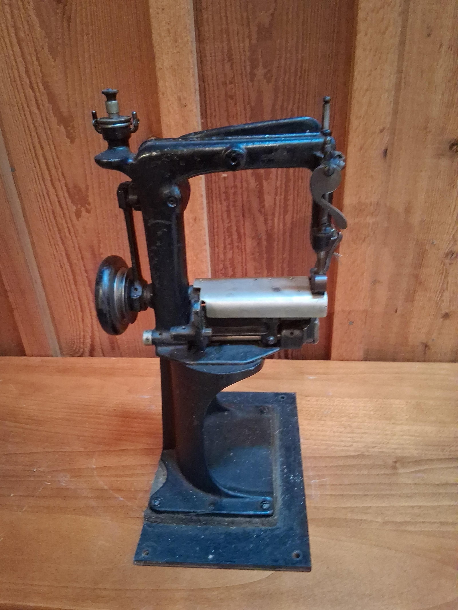 Feldman Millinery Cylinder Bed Sewing Machine - 7