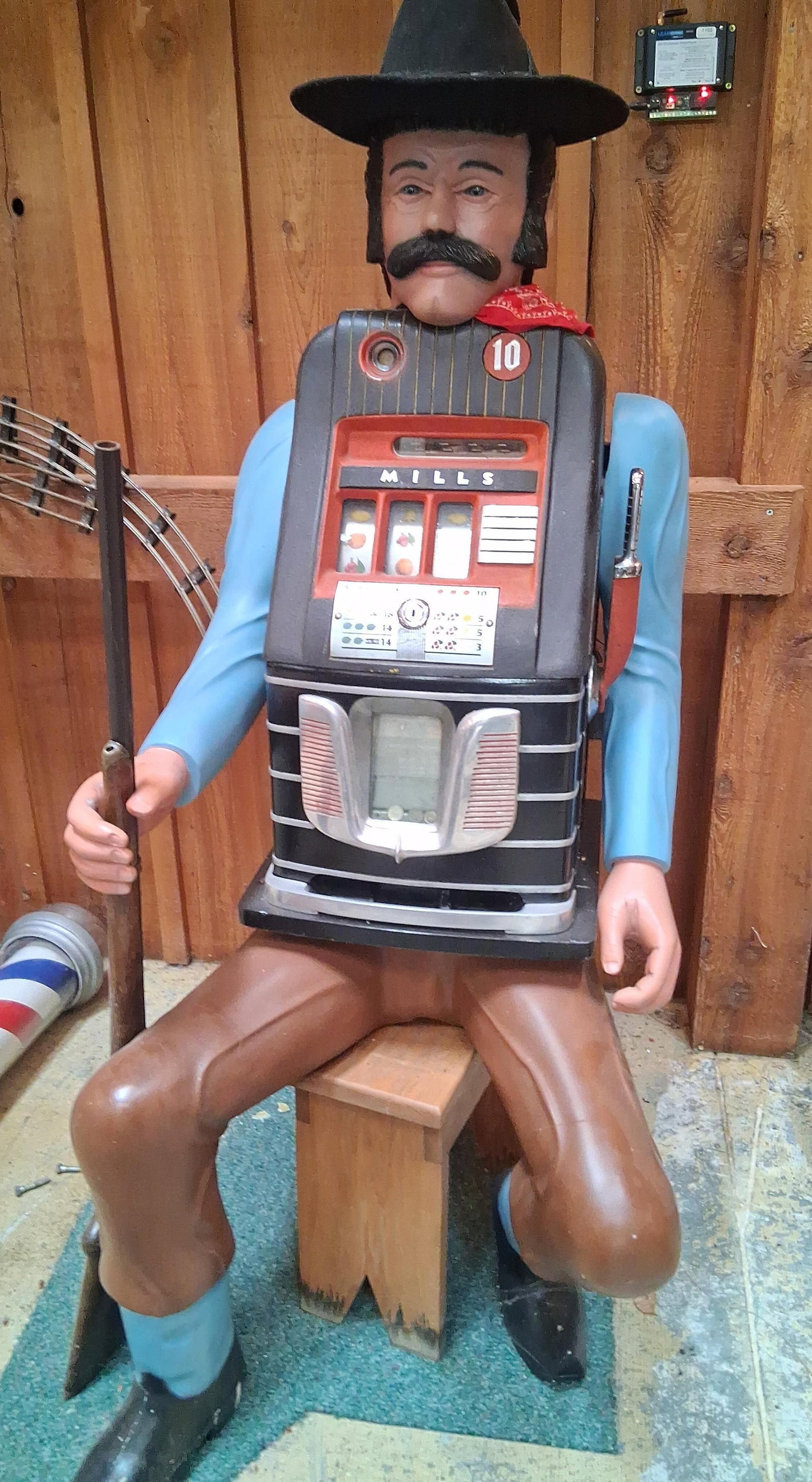 Mills Westerner Cowboy Figural Slot Machine (1 of 6)