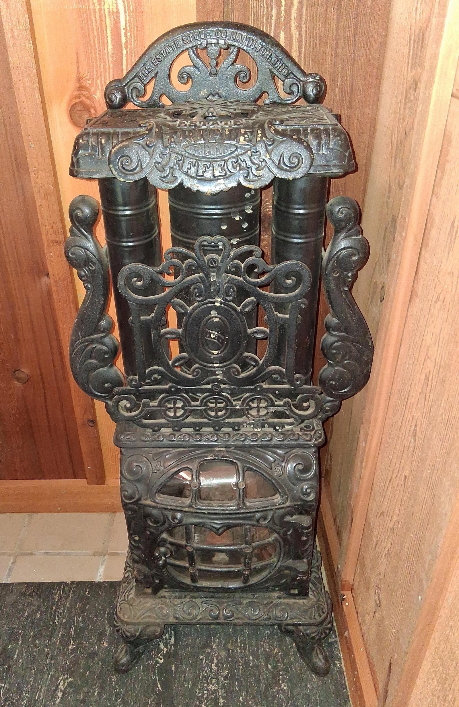 Cast iron Parlor Stove (1 of 7)