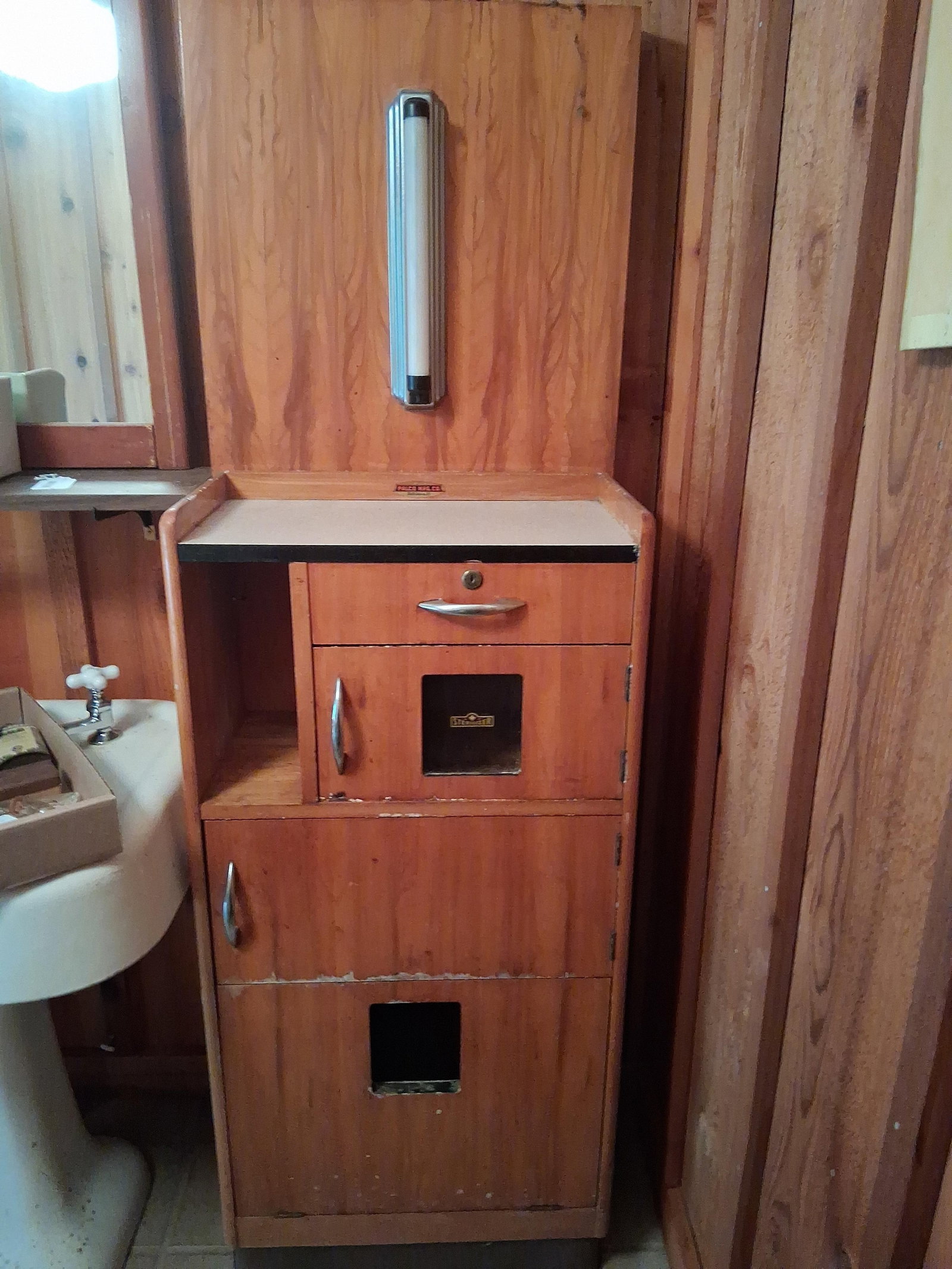 Palco Mfg. Co. Mid-Century Barber/Medical Cabinet (1 of 9)