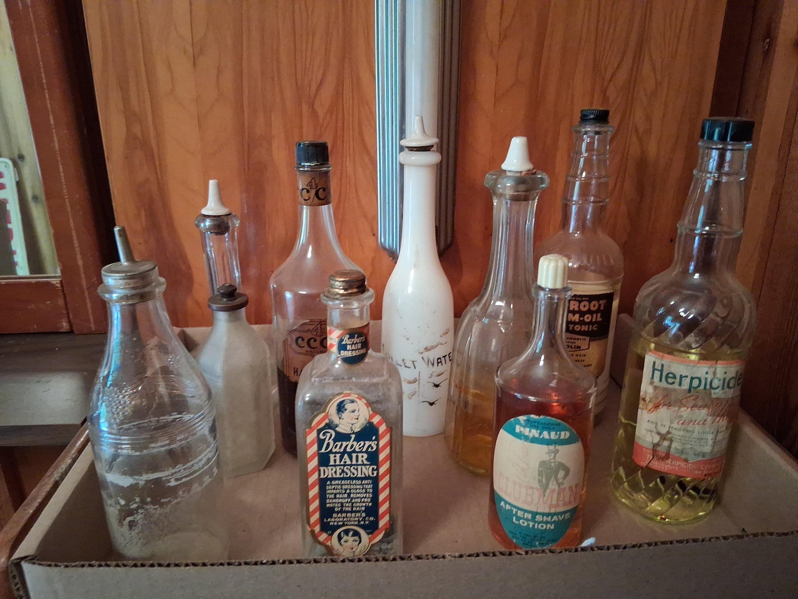 11 Vtg Barber Shop Apothecary & Tonic Bottles (1 of 5)