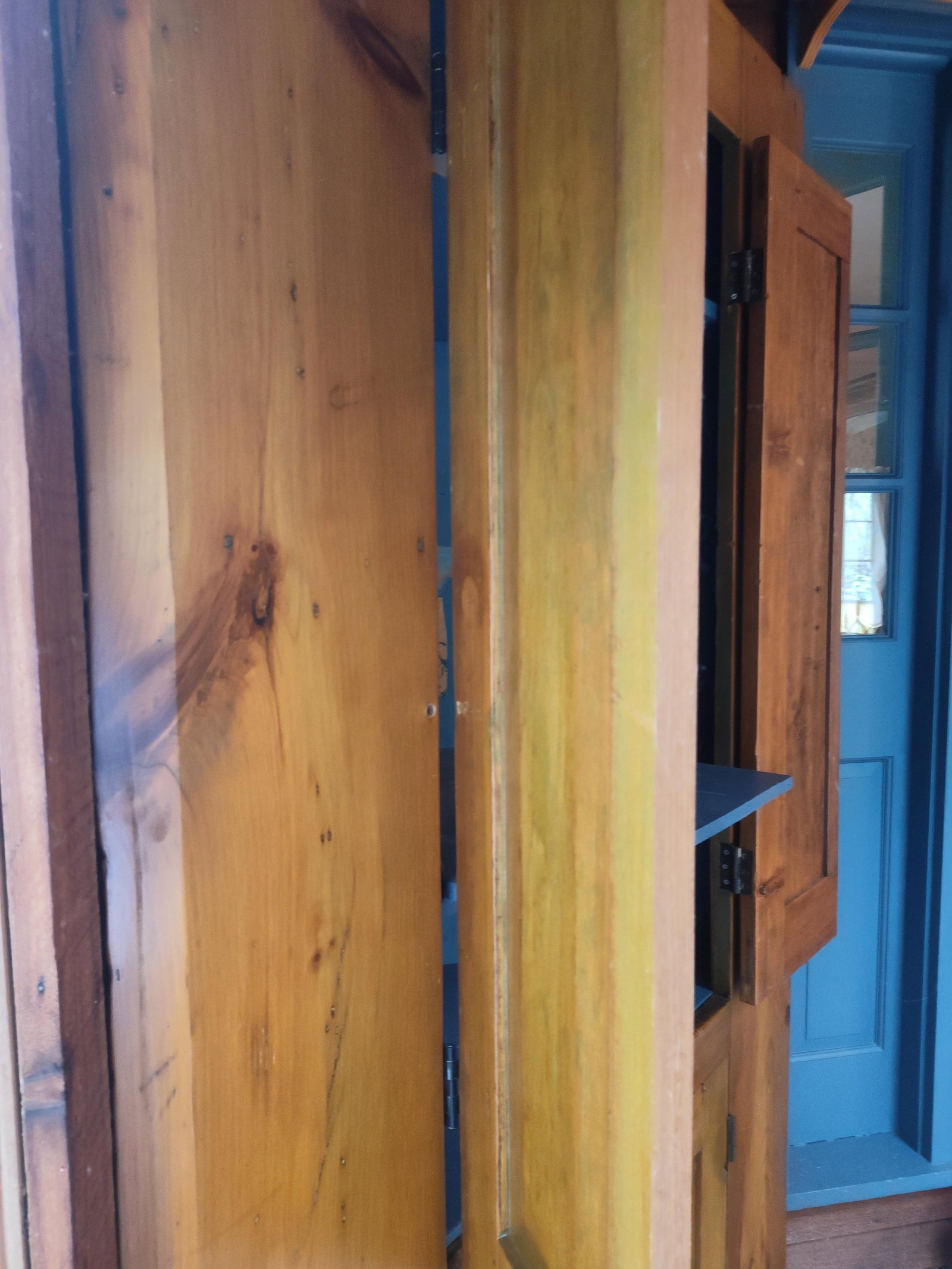American Pine Corner Cupboard w/ Painted Interior - 6
