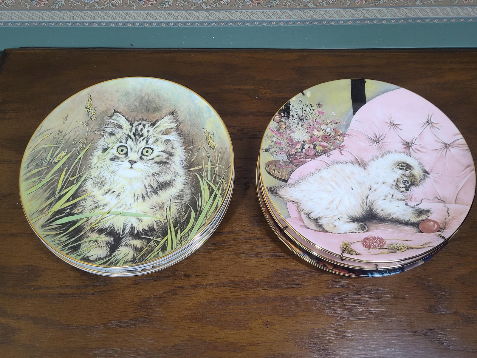 Royal Worcester Bone China Kitten Plates, Set 11 (1 of 8)