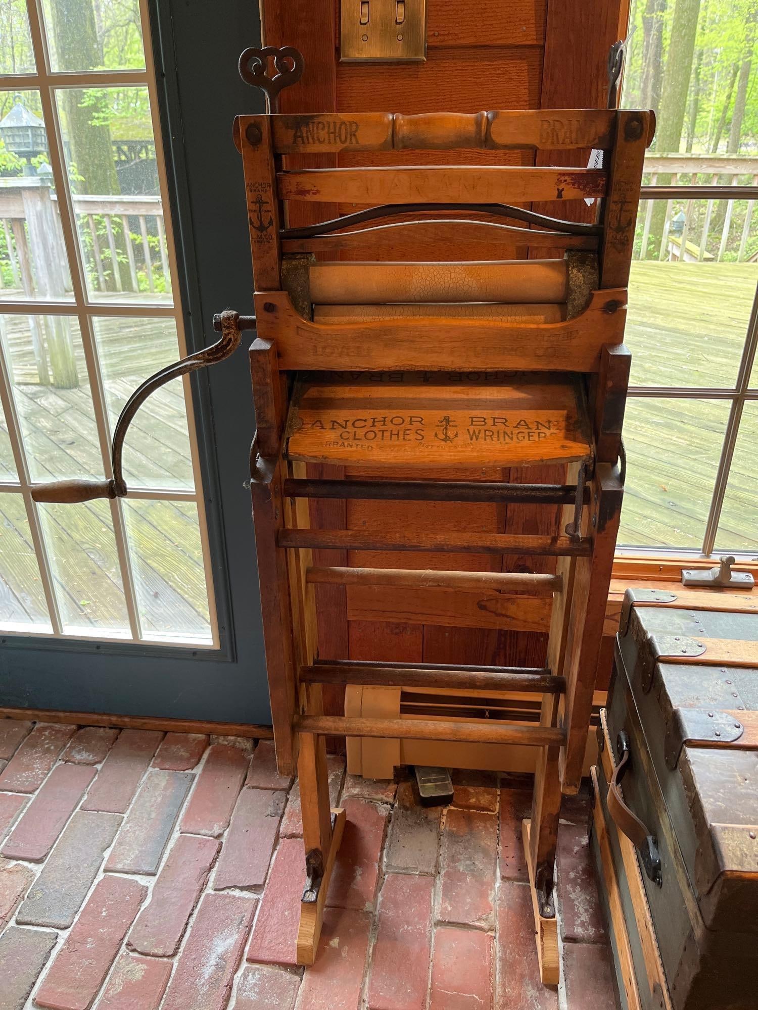 Lovell Mfg Anchor Brand Wood Bench Clothes Wringer (1 of 4)