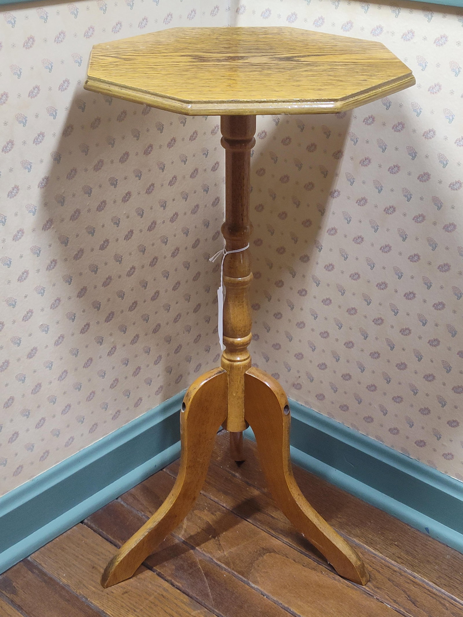 Cohasset Colonials Octagonal Pedestal Side Table: 12.5x 12.5x 23. This octagonal pedestal side table is designed in the Early American Colonial Revival style and is attributed to Cohasset Colonials by Hagerty. The piece features an octagonal top with