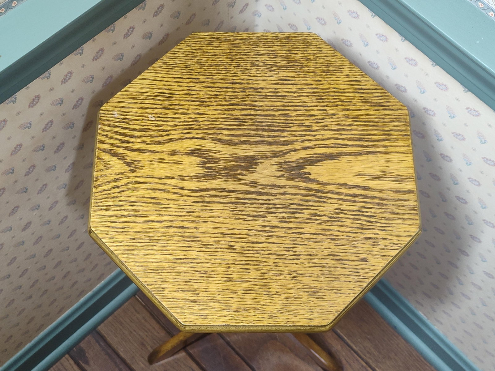 Cohasset Colonials Octagonal Pedestal Side Table - 2