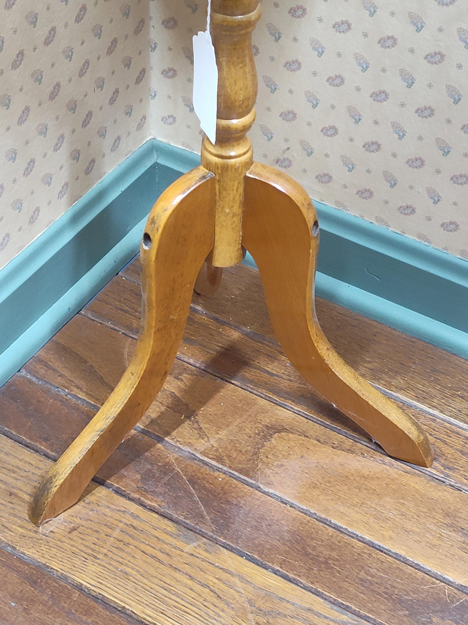 Cohasset Colonials Octagonal Pedestal Side Table - 3