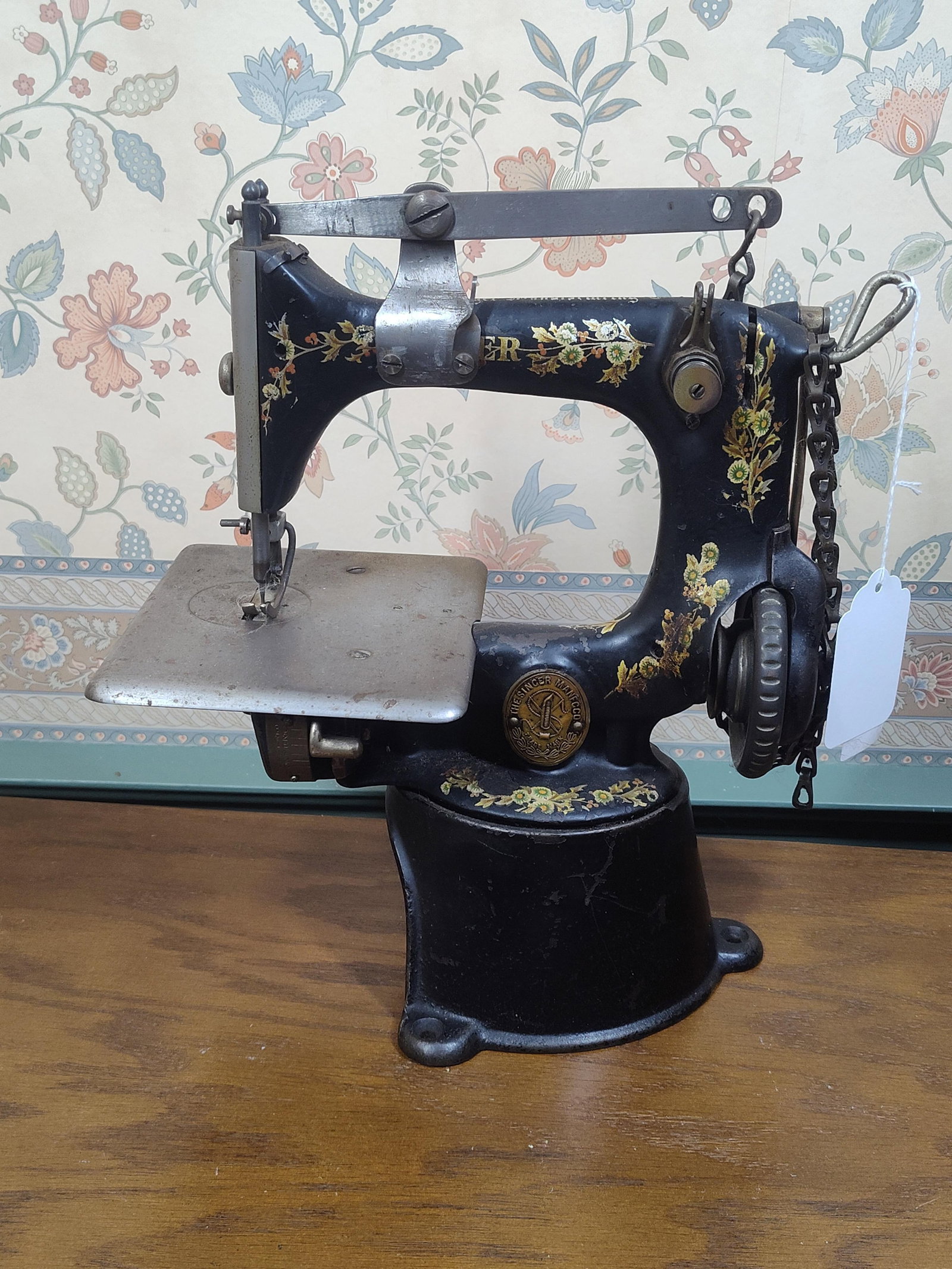 Antique Singer 24-3 Chain Stitch Sewing Machine (1 of 7)