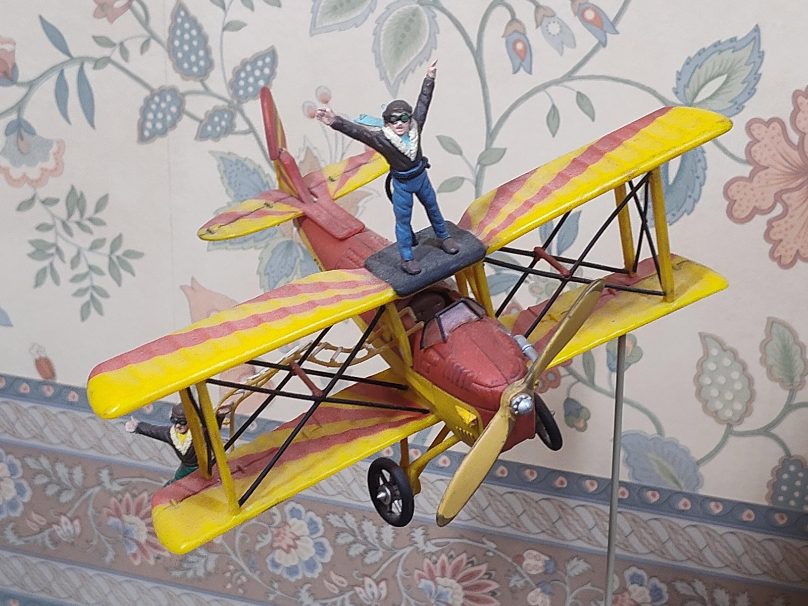 Enesco Flying Circus Action Musical - 3
