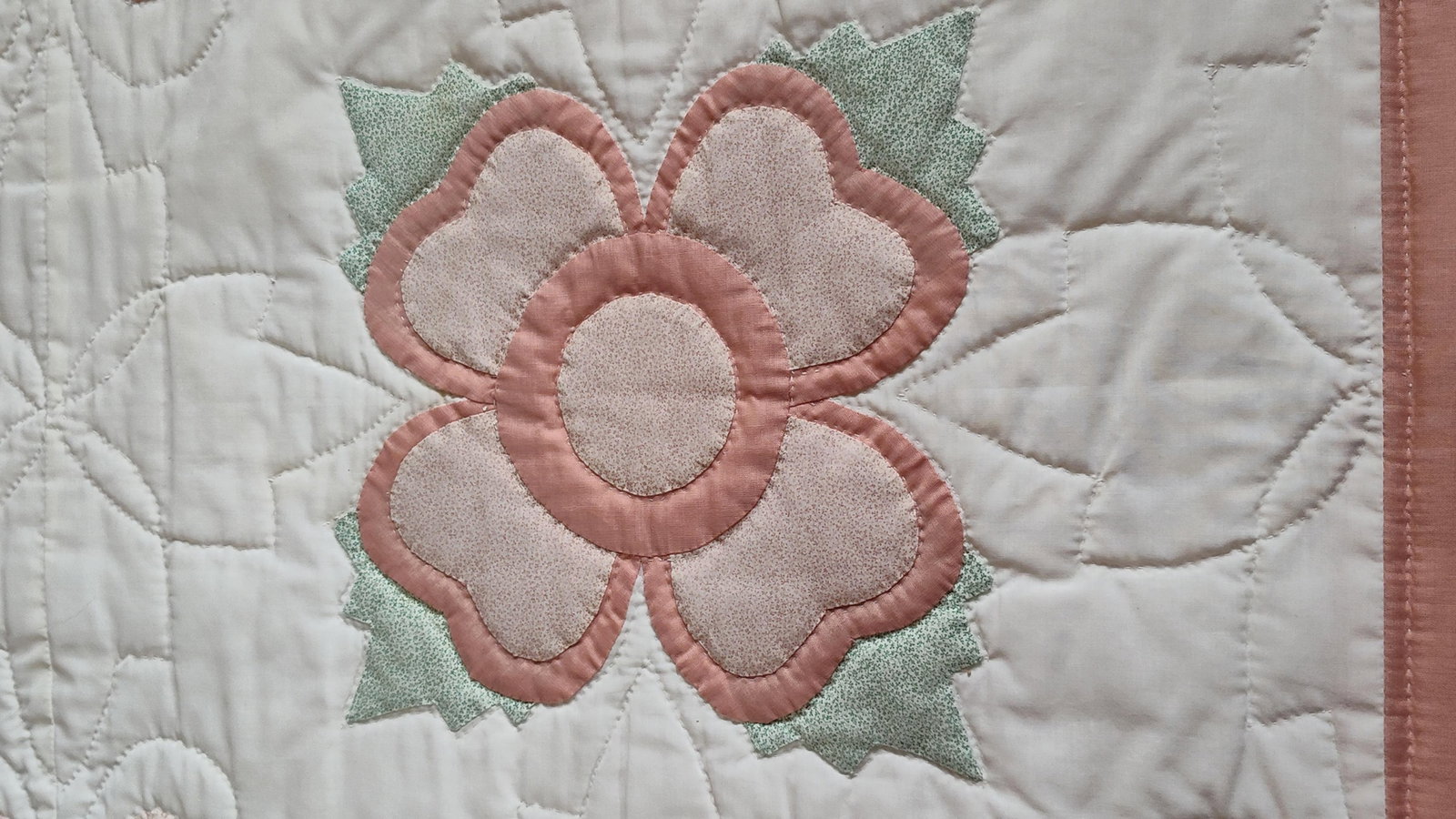 Floral Appliqu? & Patchwork Quilted Bedding Set - 2