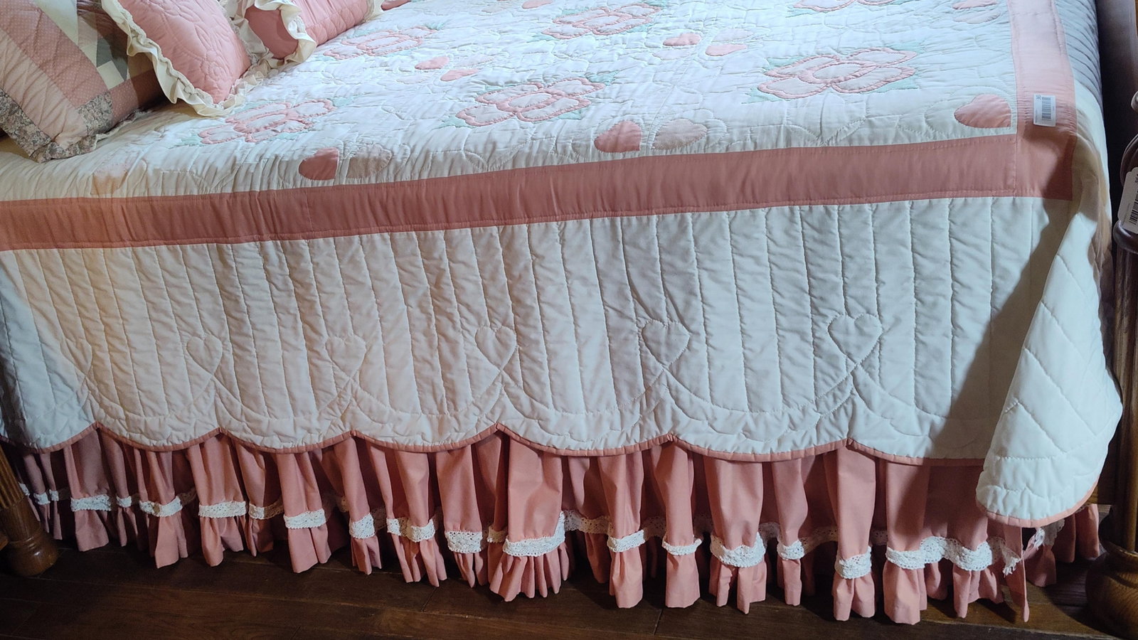 Floral Appliqu? & Patchwork Quilted Bedding Set - 4